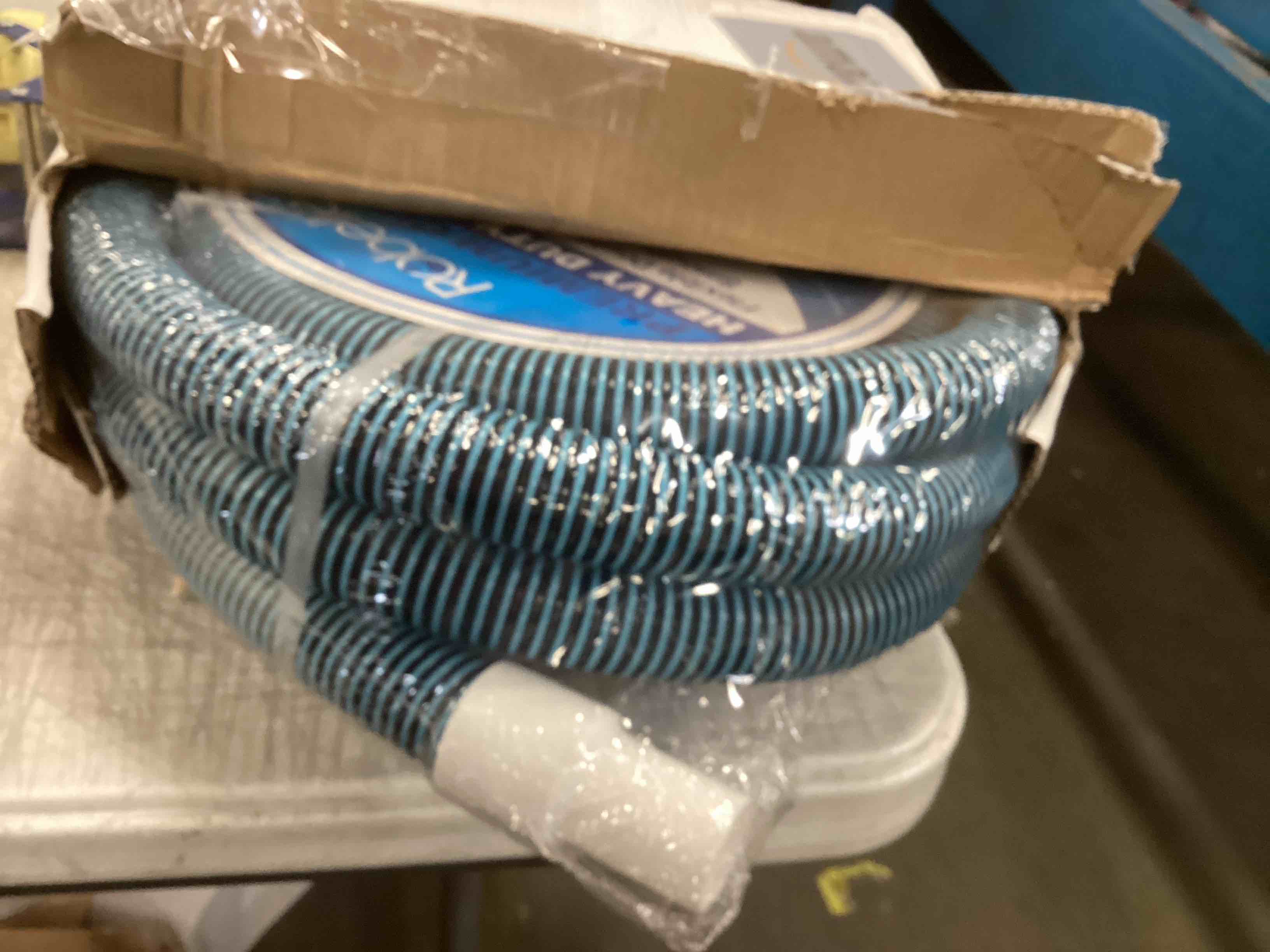 https://s3.amazonaws.com/lotting-images-prod/bidfta/BLU5685823_1714147256617.jpeg