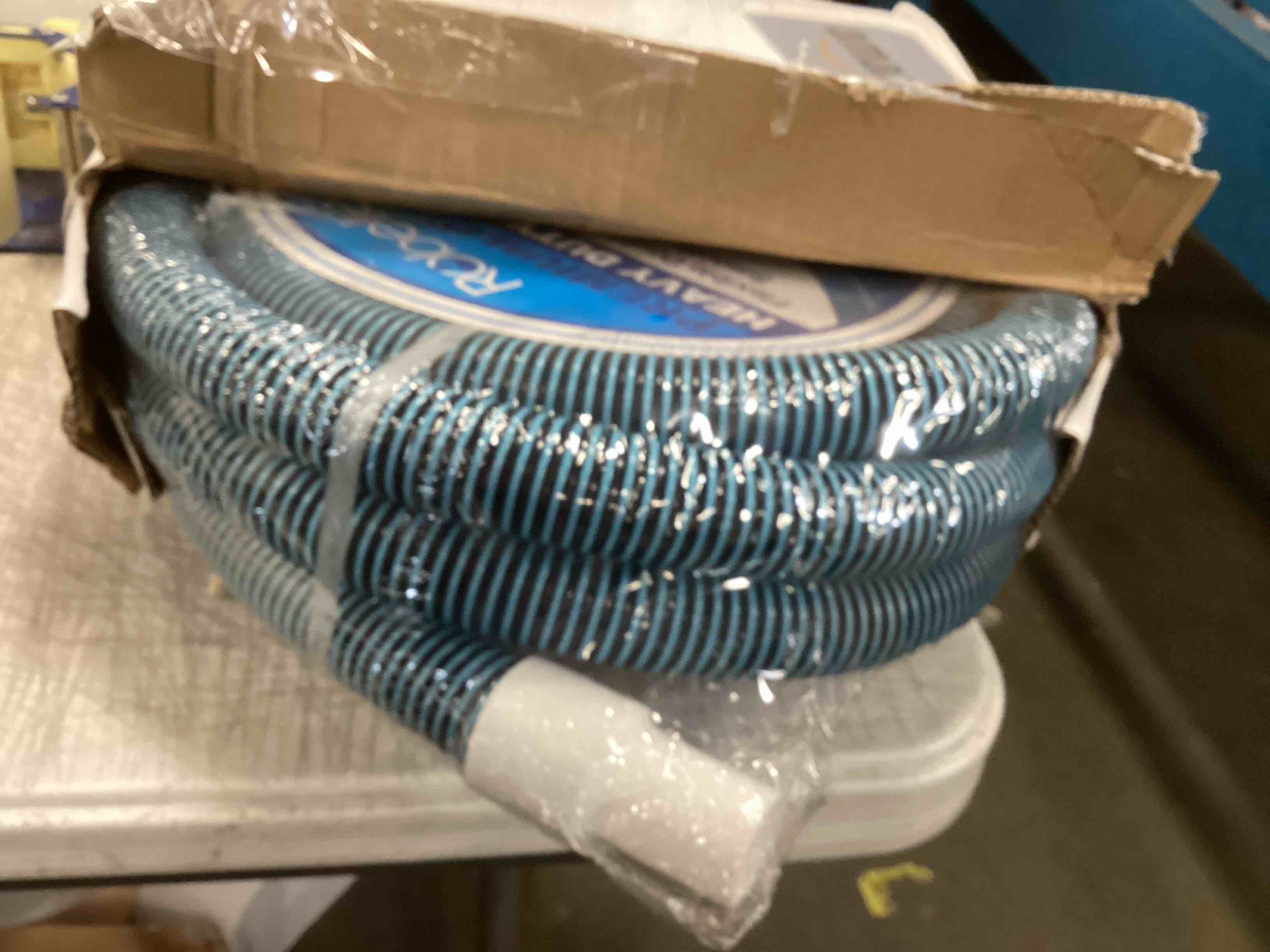 https://s3.amazonaws.com/lotting-images-prod/bidfta/BLU5685823_1714147257428.jpeg