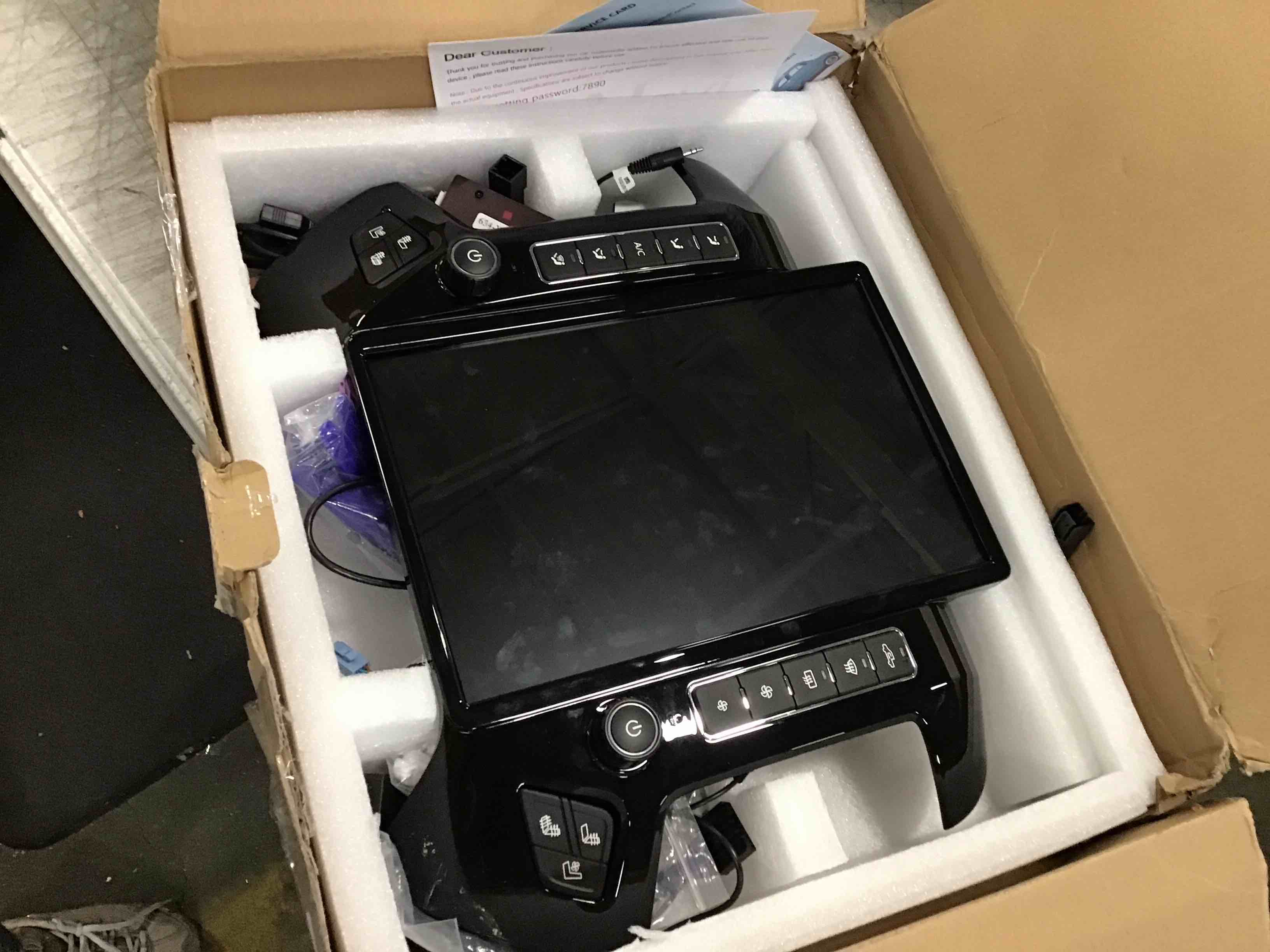https://s3.amazonaws.com/lotting-images-prod/bidfta/BLU5685908_1714156762565.jpeg