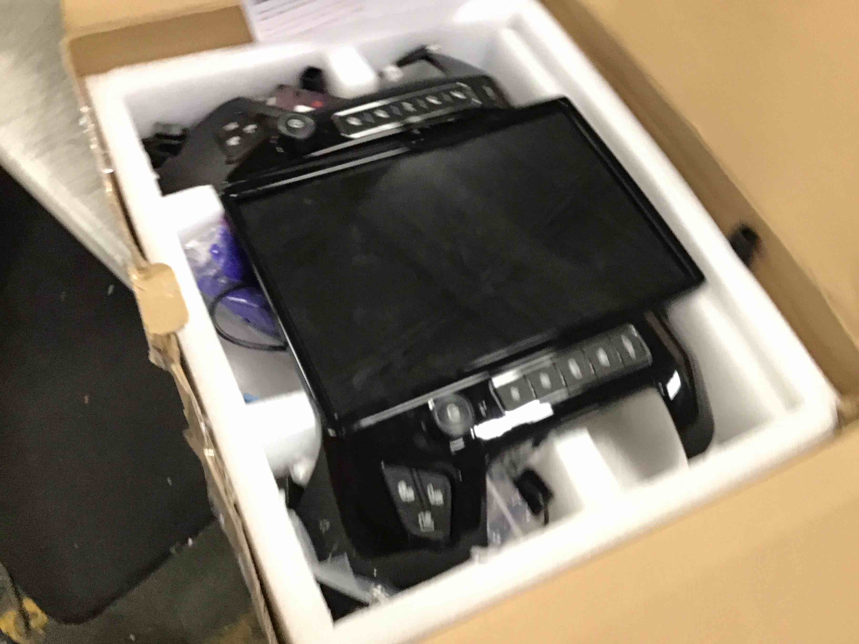 https://s3.amazonaws.com/lotting-images-prod/bidfta/BLU5685908_1714156764050.jpeg