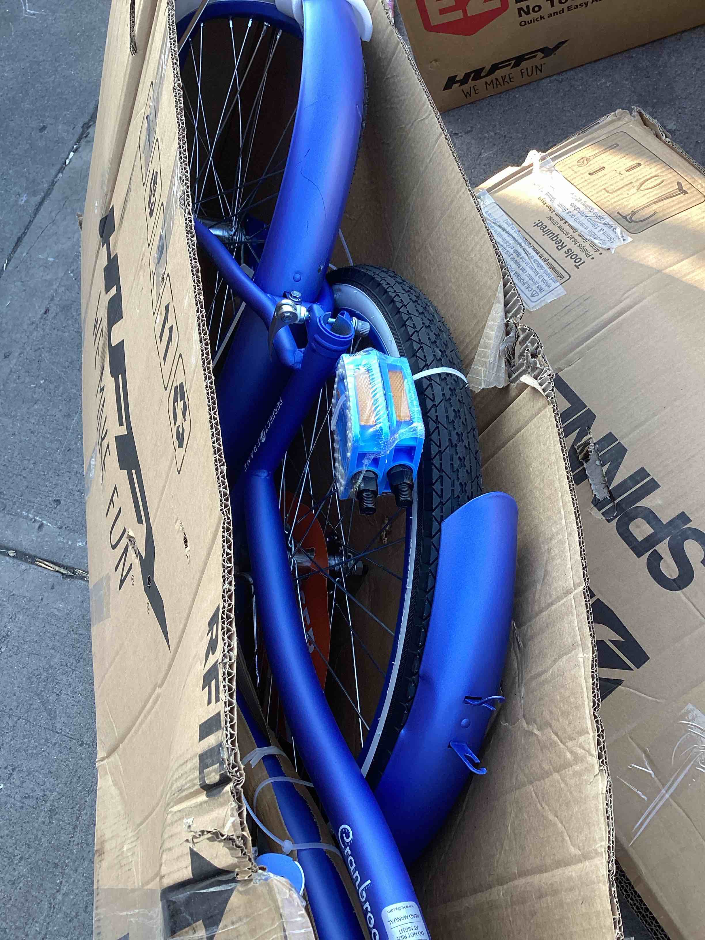 https://s3.amazonaws.com/lotting-images-prod/bidfta/BLU5686048_1714305295699.jpeg