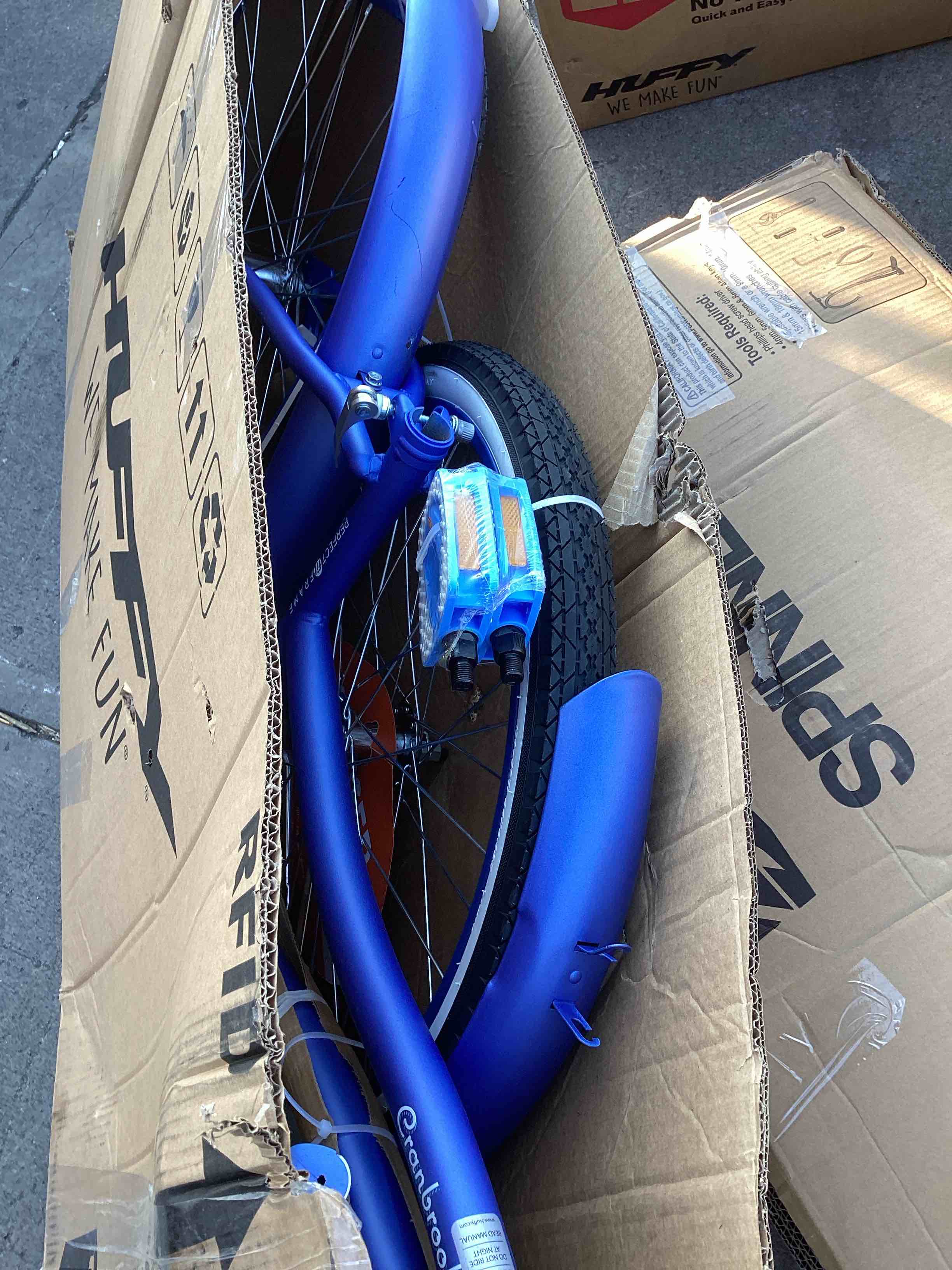 https://s3.amazonaws.com/lotting-images-prod/bidfta/BLU5686048_1714305296684.jpeg