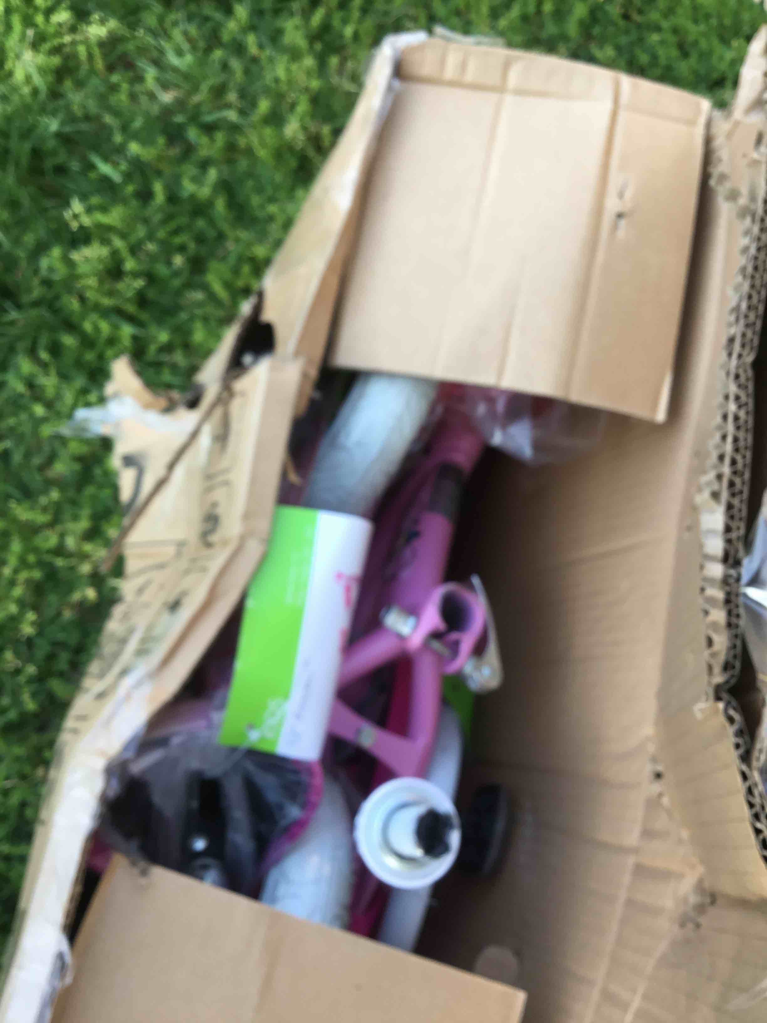 https://s3.amazonaws.com/lotting-images-prod/bidfta/BLU5686068_1714305323334.jpeg