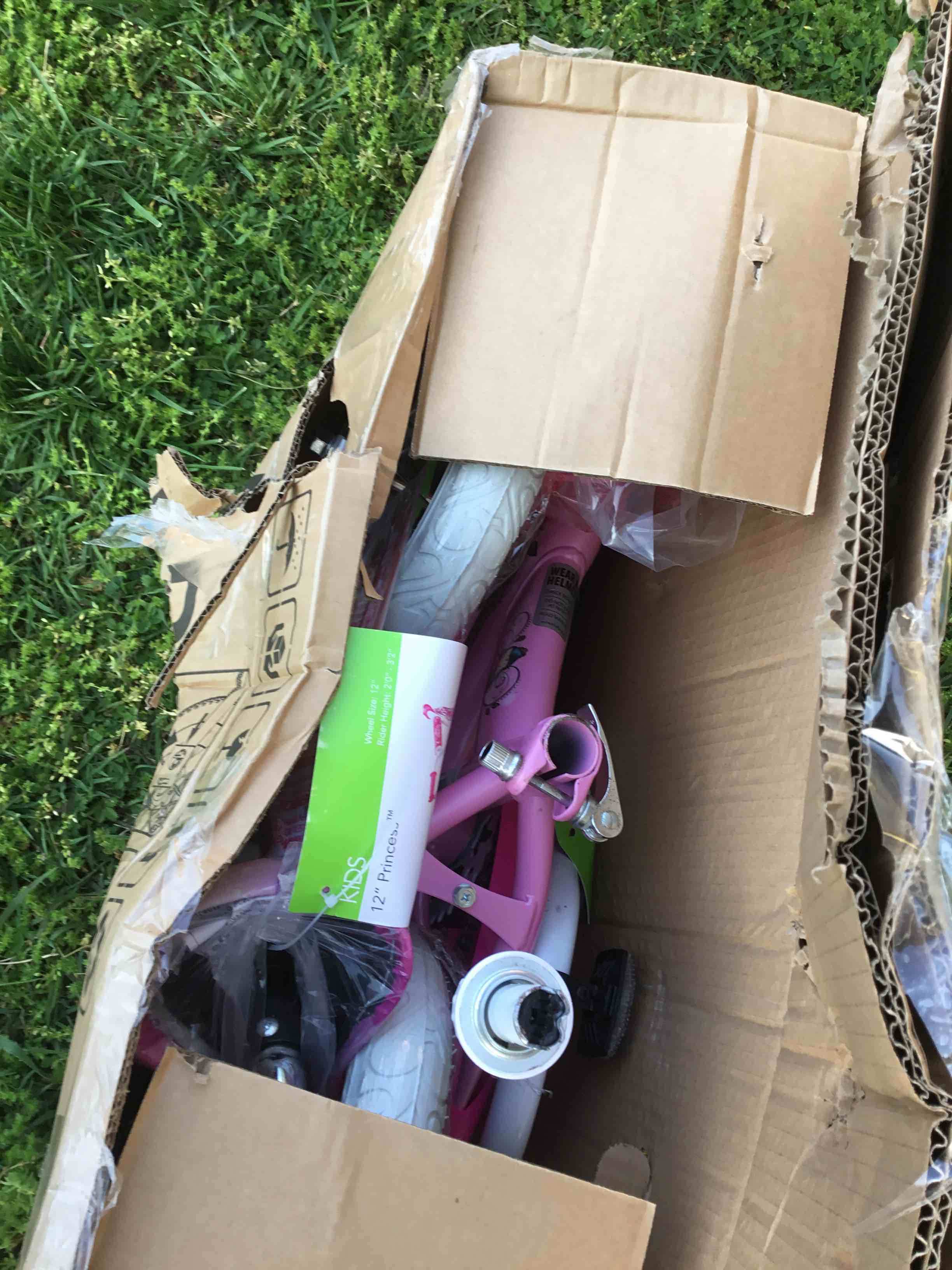 https://s3.amazonaws.com/lotting-images-prod/bidfta/BLU5686068_1714305324435.jpeg
