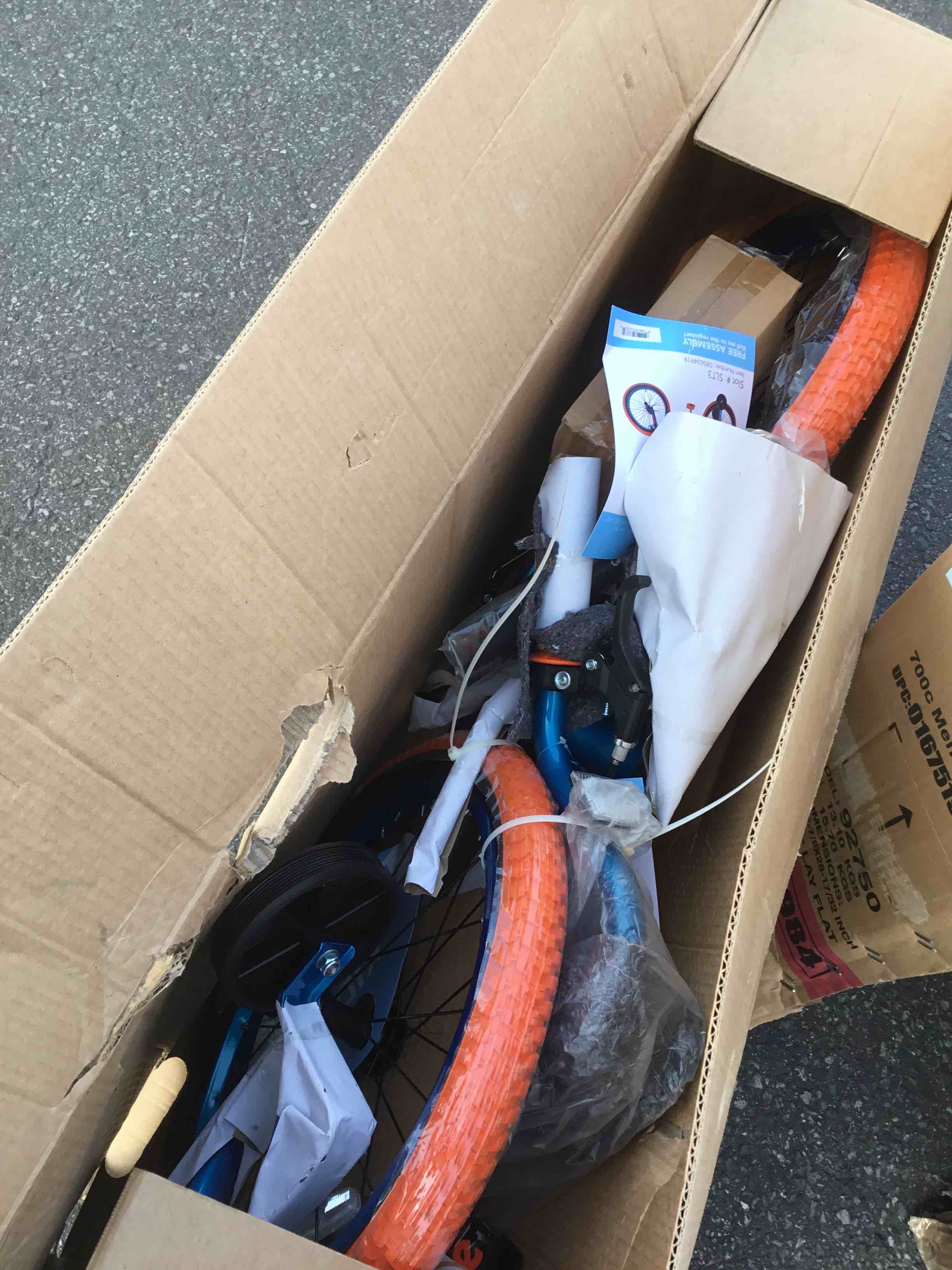https://s3.amazonaws.com/lotting-images-prod/bidfta/BLU5686080_1714303681858.jpeg