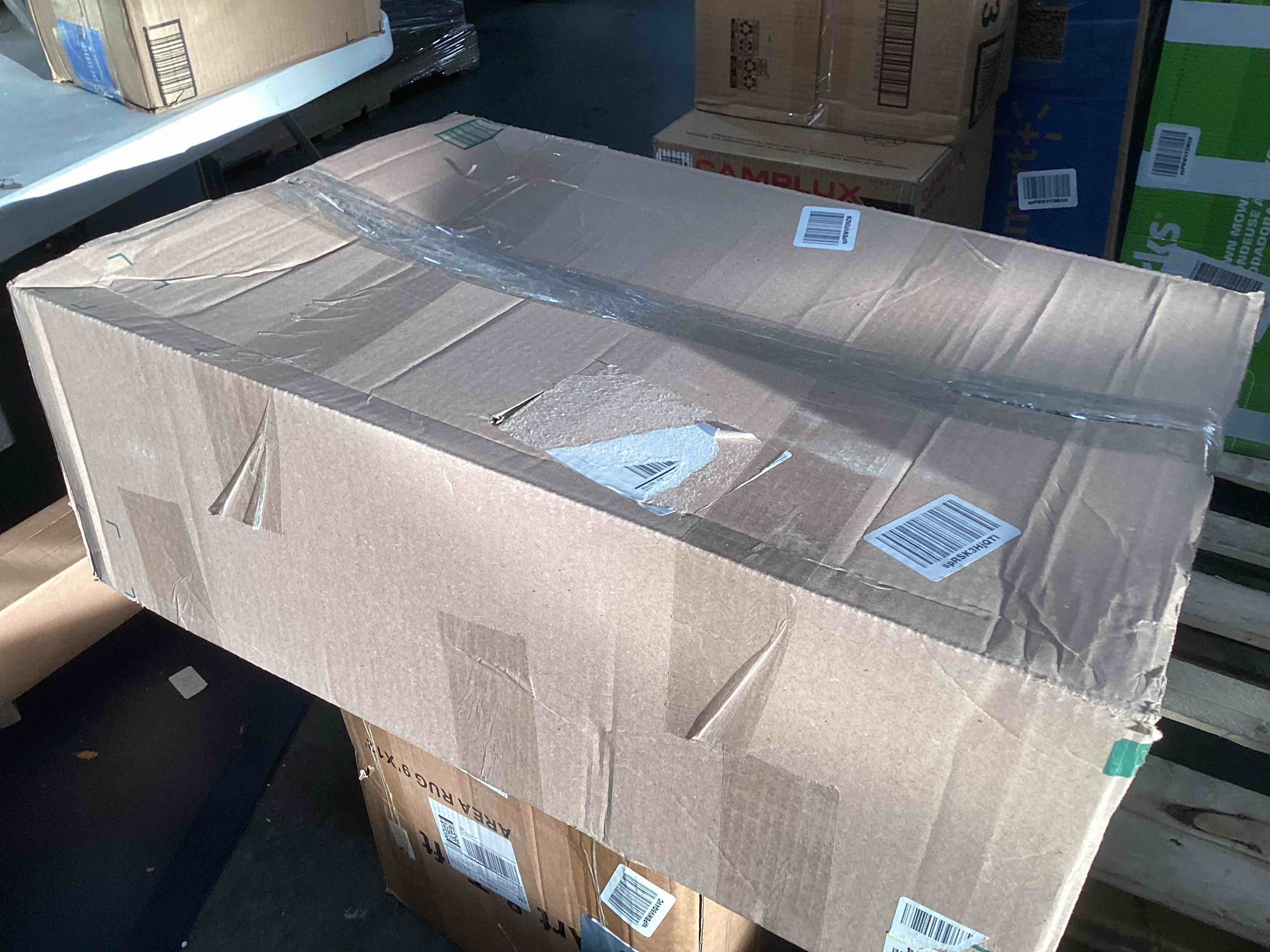 https://s3.amazonaws.com/lotting-images-prod/bidfta/BLU5686526_1714389931365.jpeg