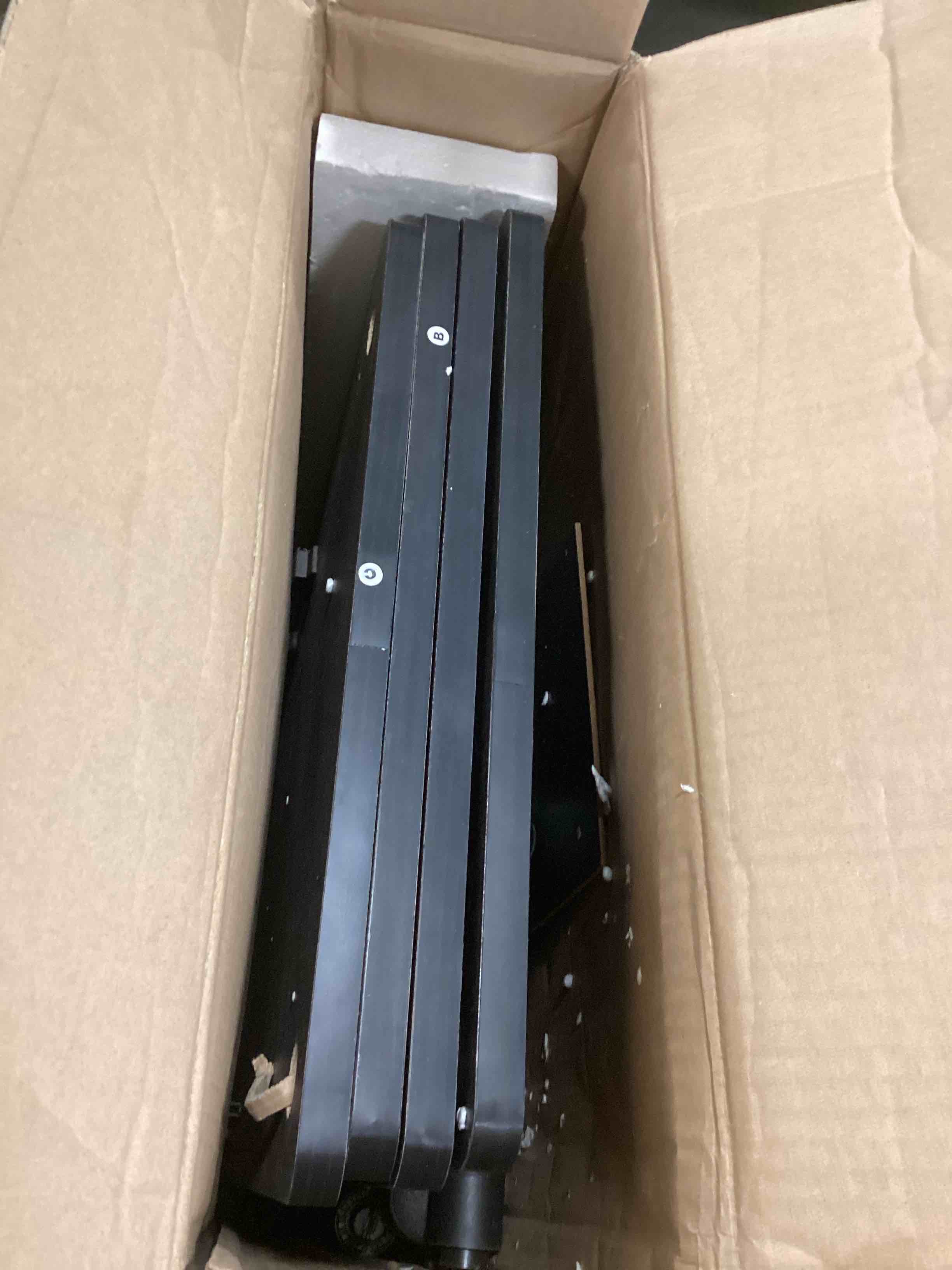 https://s3.amazonaws.com/lotting-images-prod/bidfta/BLU5686573_1714393658669.jpeg