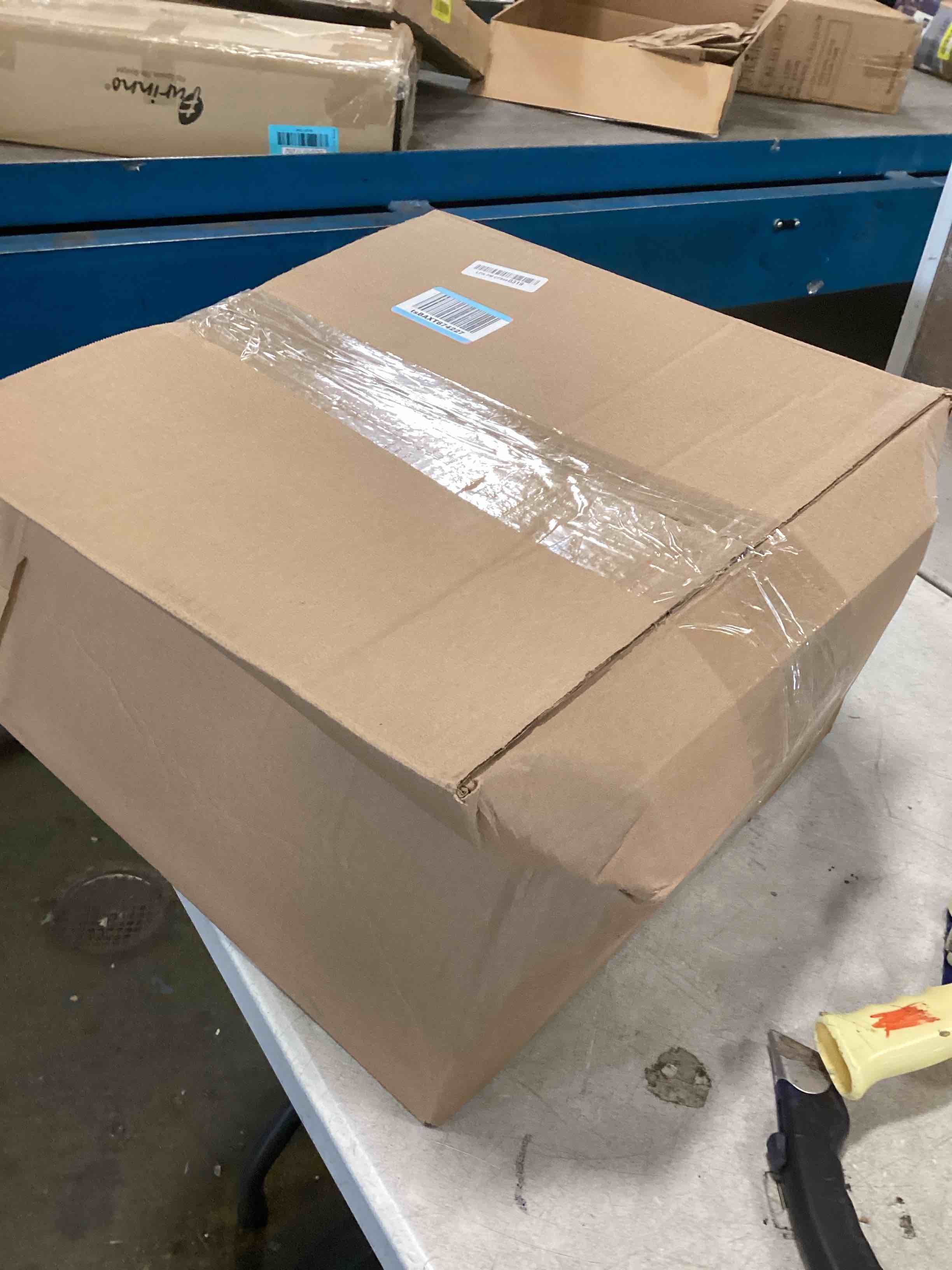 https://s3.amazonaws.com/lotting-images-prod/bidfta/BLU5686595_1714395786581.jpeg