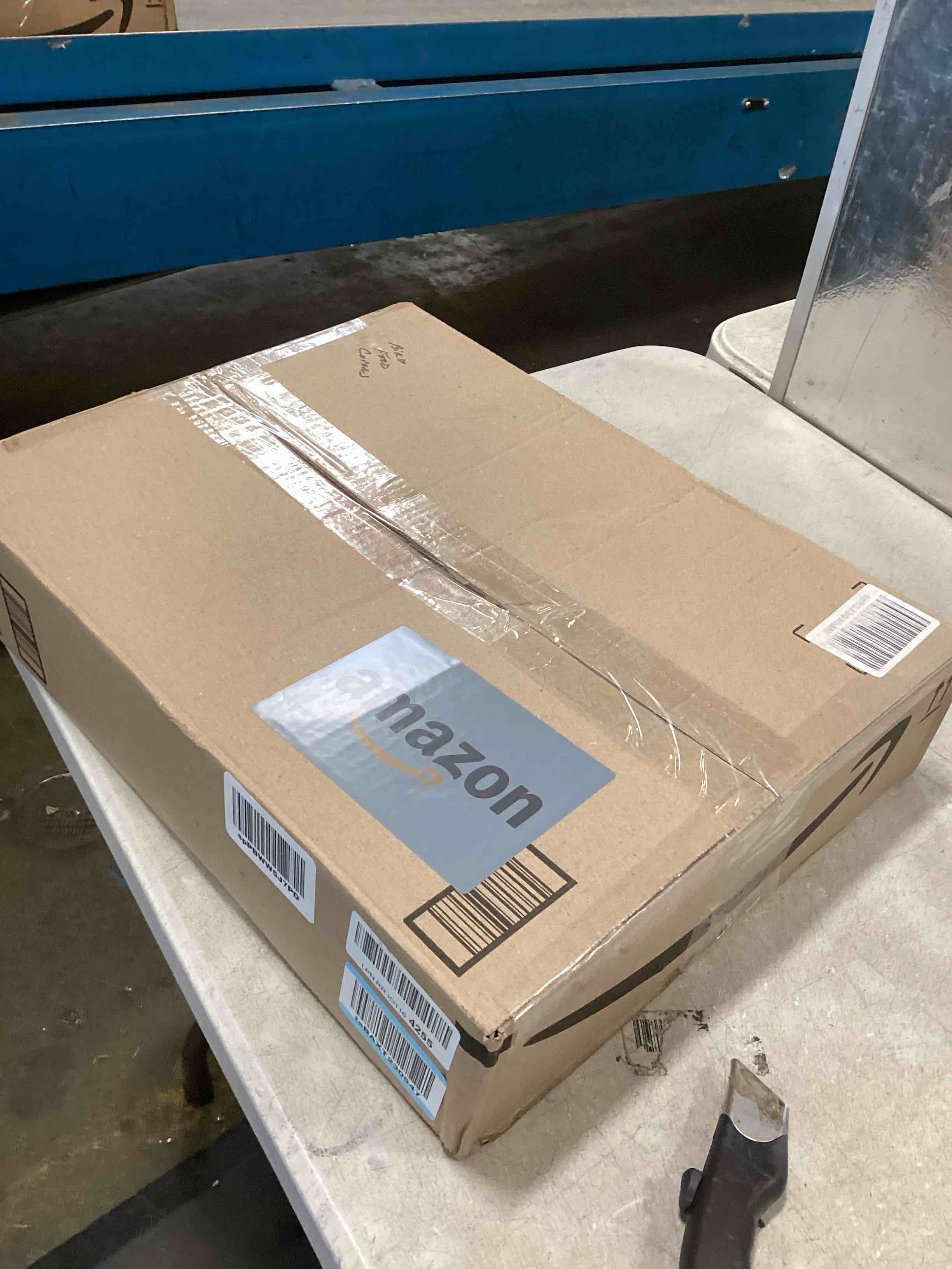 https://s3.amazonaws.com/lotting-images-prod/bidfta/BLU5686626_1714398517672.jpeg