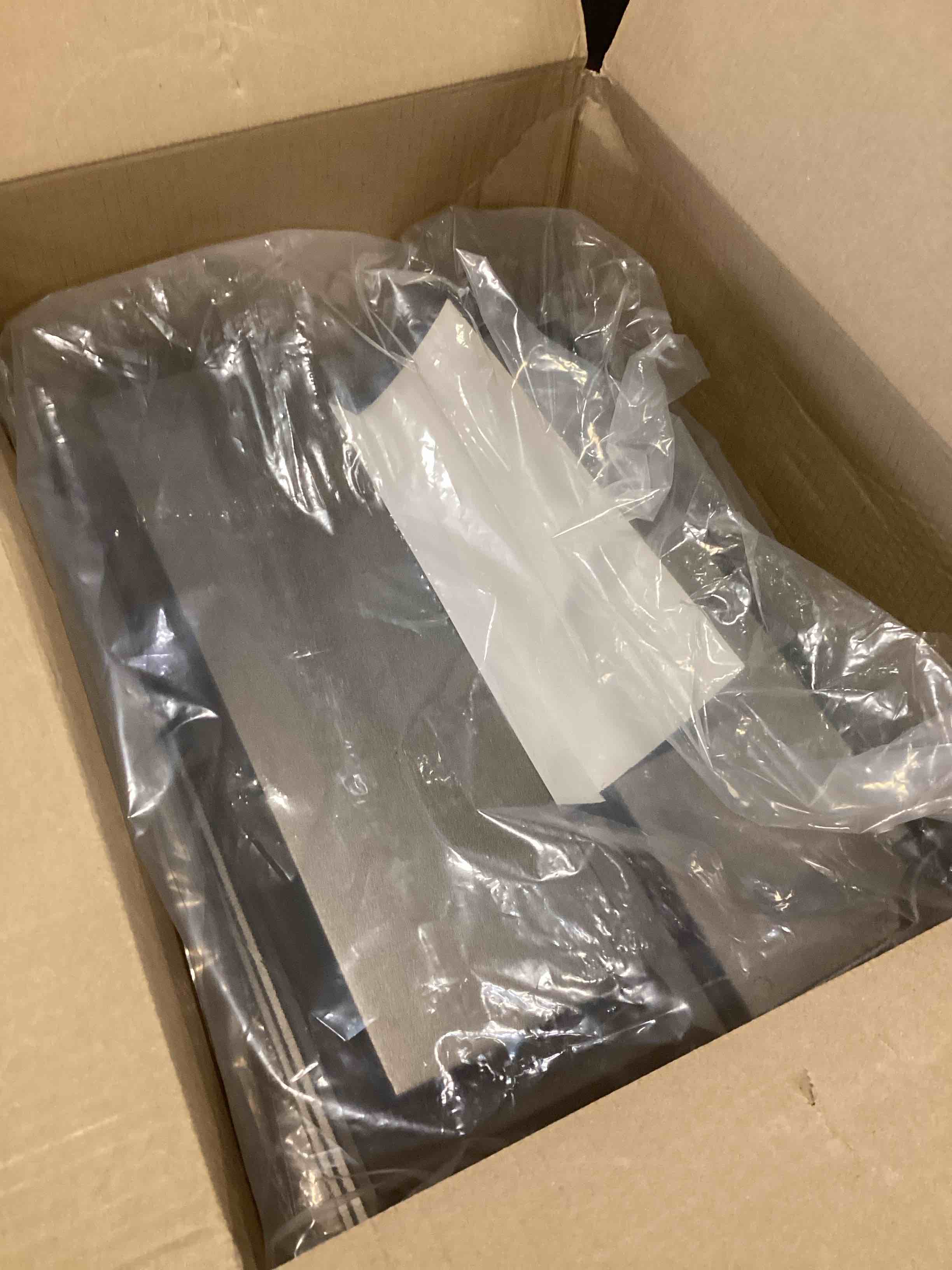 https://s3.amazonaws.com/lotting-images-prod/bidfta/BLU5686637_1714400515968.jpeg