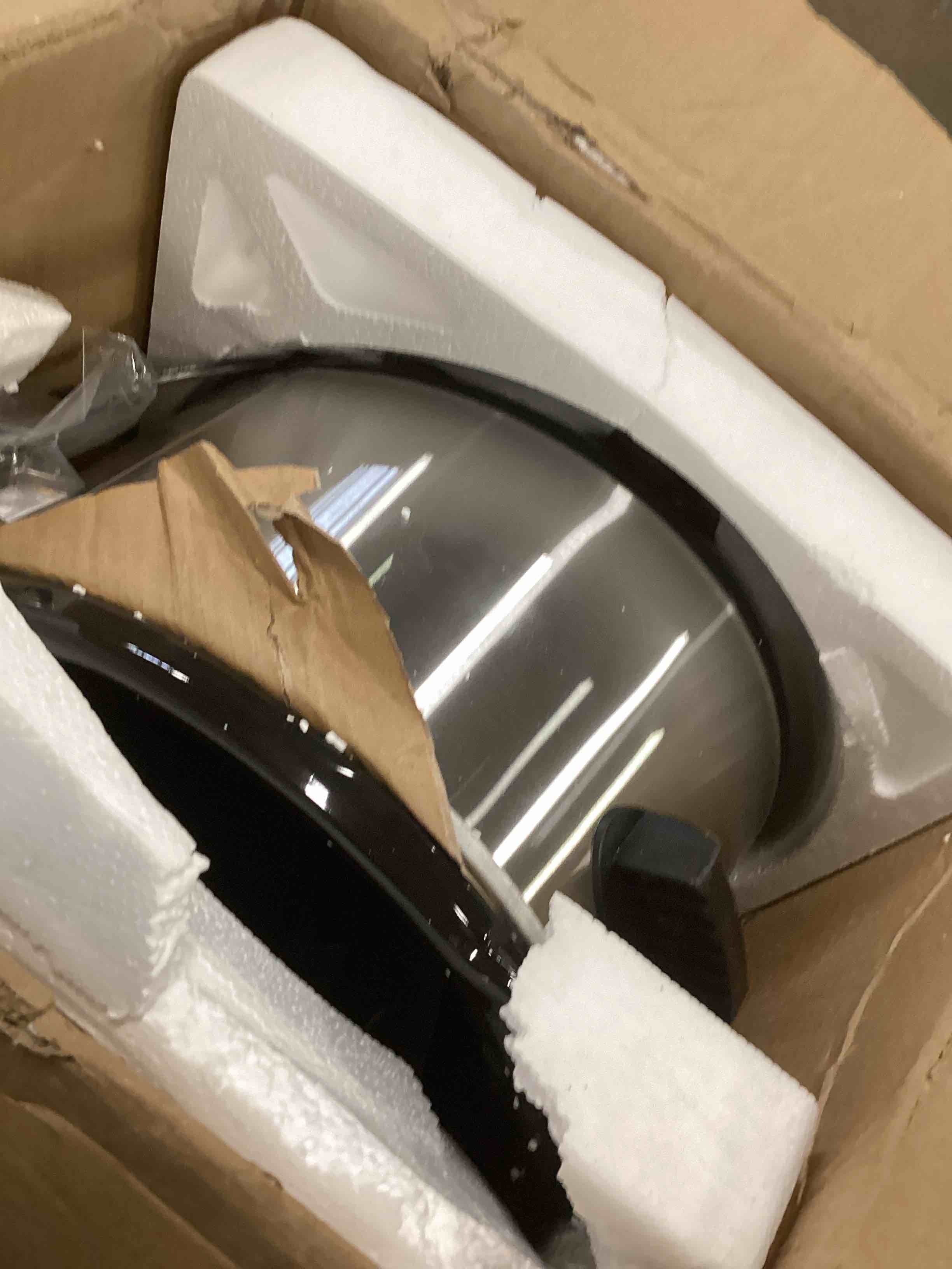 https://s3.amazonaws.com/lotting-images-prod/bidfta/BLU5686670_1714403996669.jpeg