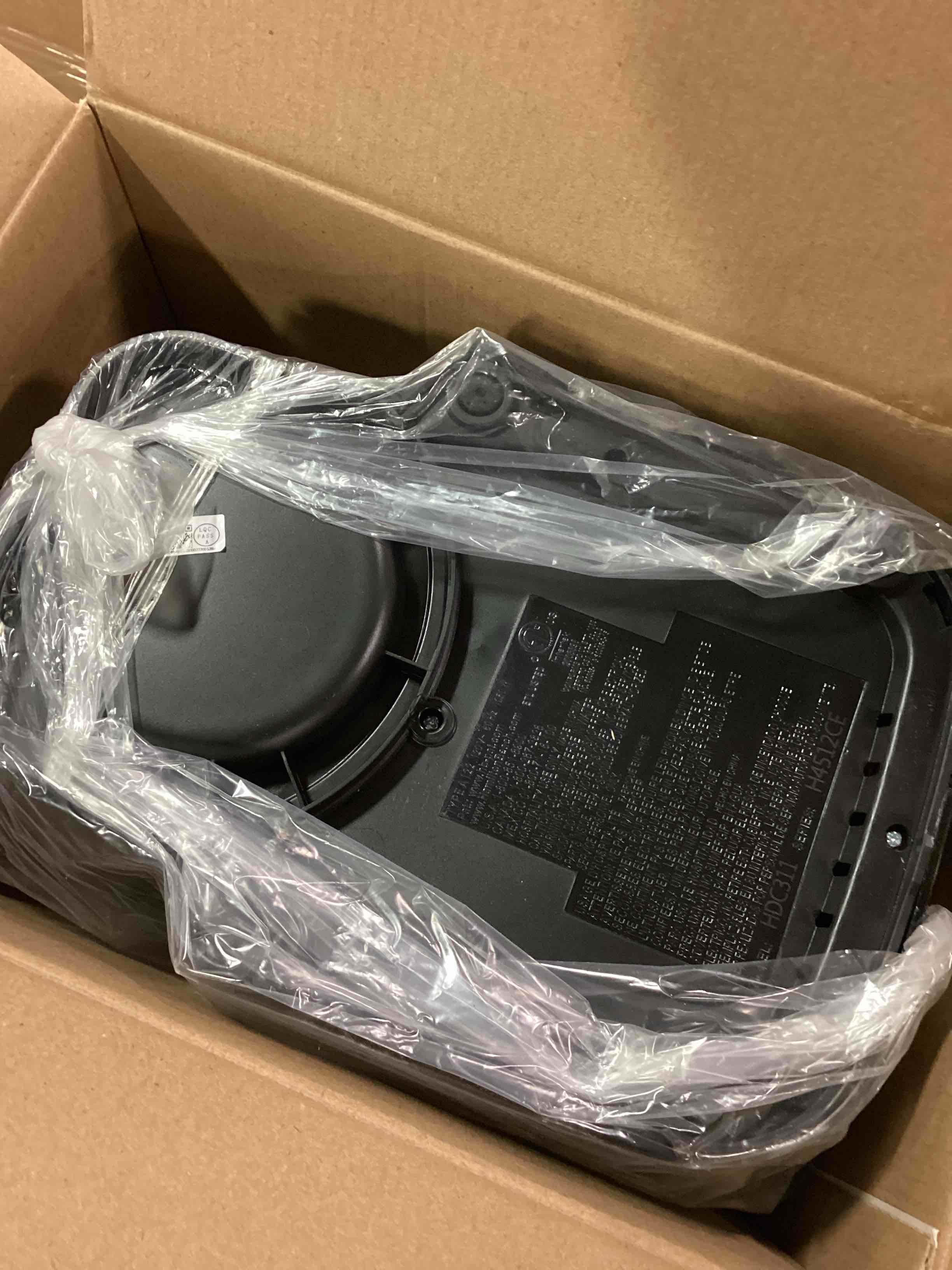 https://s3.amazonaws.com/lotting-images-prod/bidfta/BLU5687110_1714412964190.jpeg