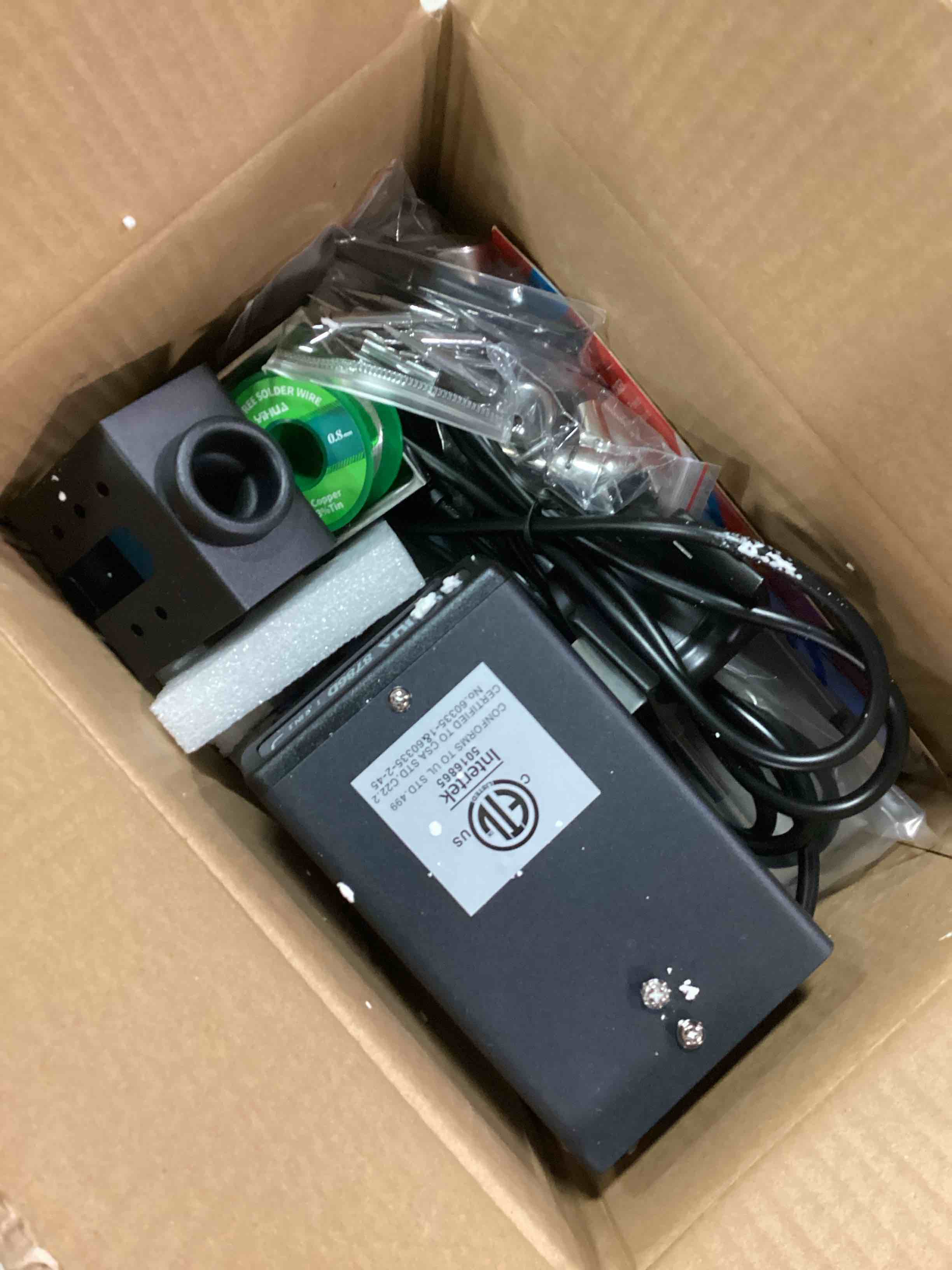 https://s3.amazonaws.com/lotting-images-prod/bidfta/BLU5687137_1714416131512.jpeg