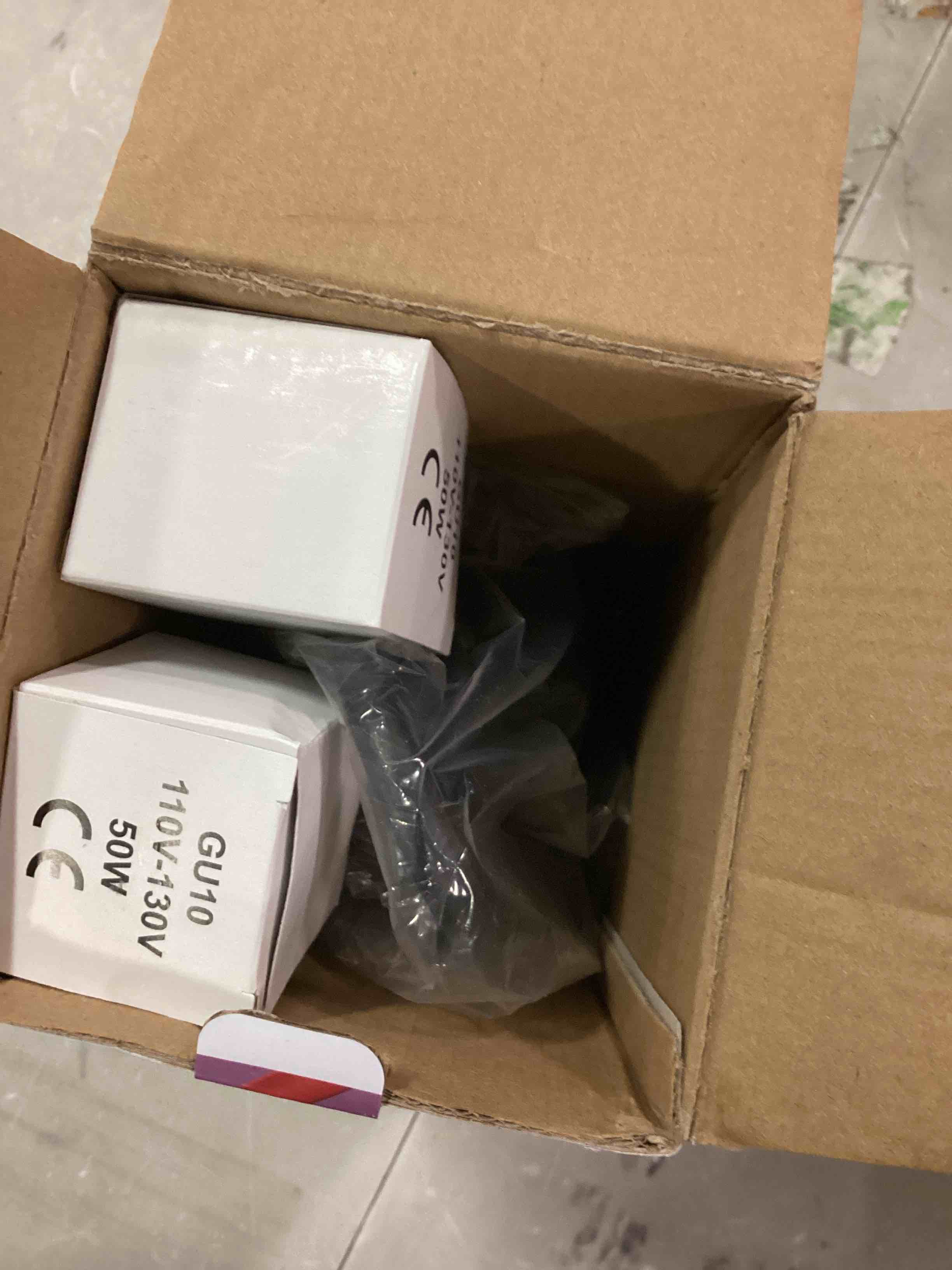 https://s3.amazonaws.com/lotting-images-prod/bidfta/BLU5687196_1714420567034.jpeg