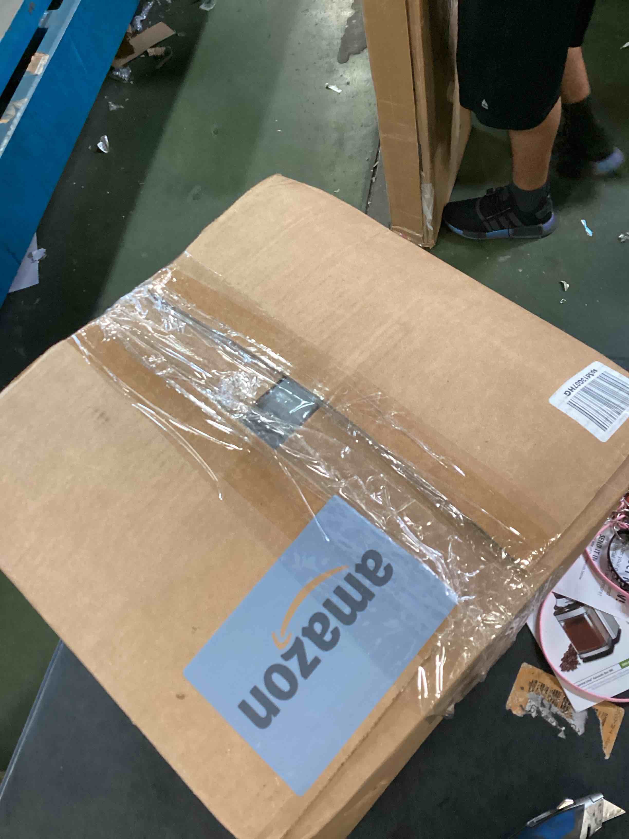 https://s3.amazonaws.com/lotting-images-prod/bidfta/BLU5687585_1714661112475.jpeg