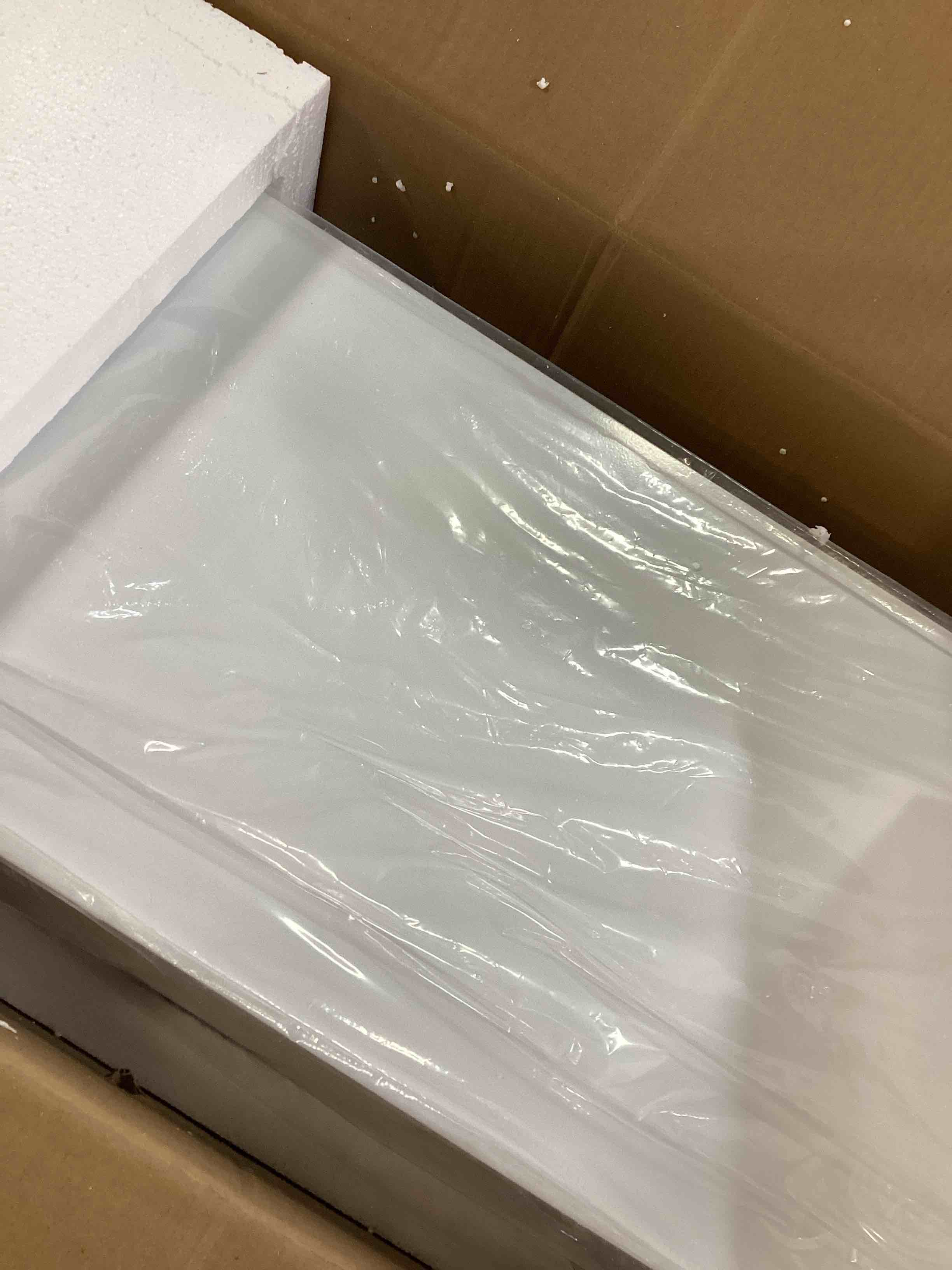 https://s3.amazonaws.com/lotting-images-prod/bidfta/BLU5687632_1714667741171.jpeg