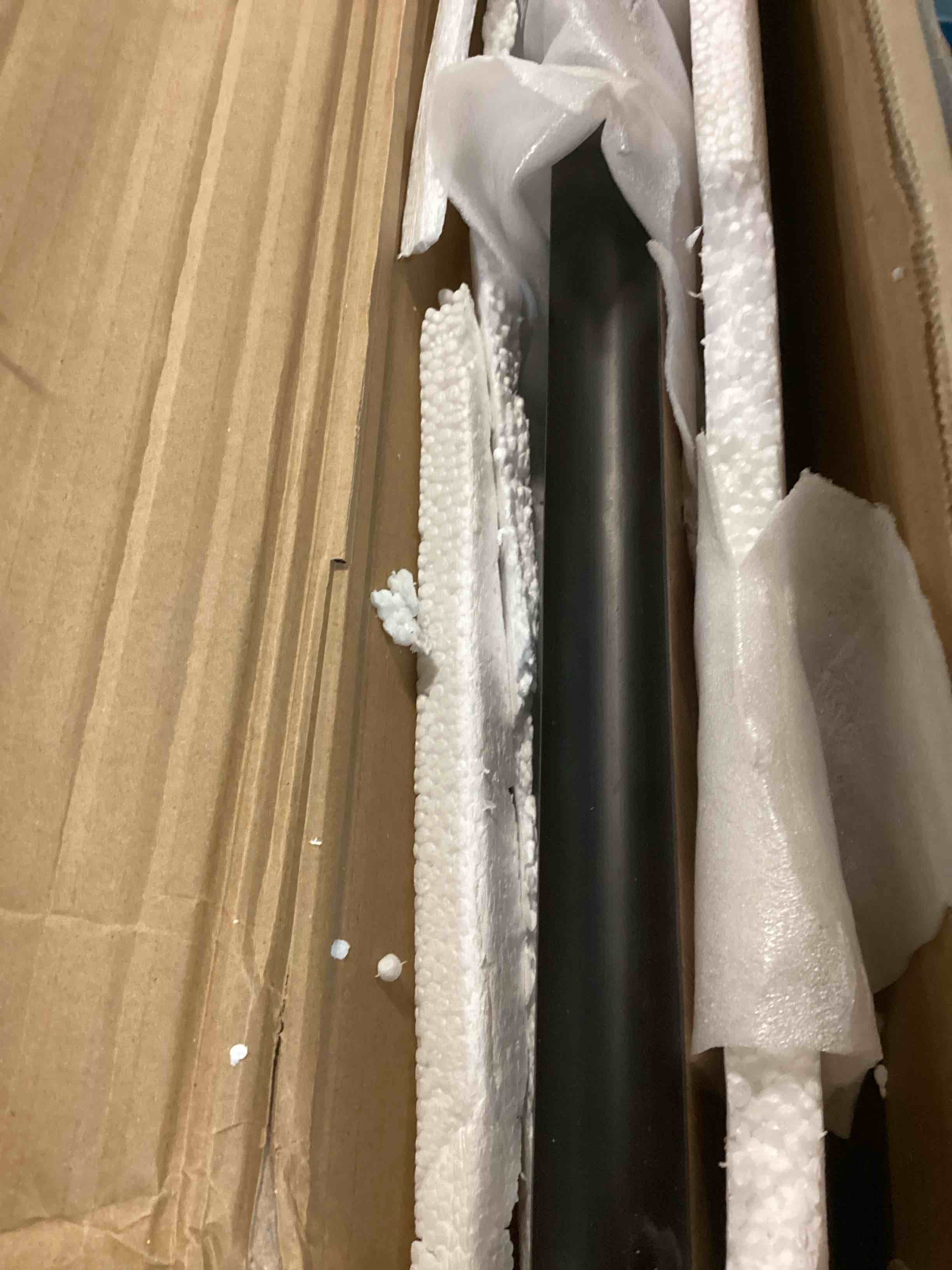 https://s3.amazonaws.com/lotting-images-prod/bidfta/BLU5687766_1715010741617.jpeg