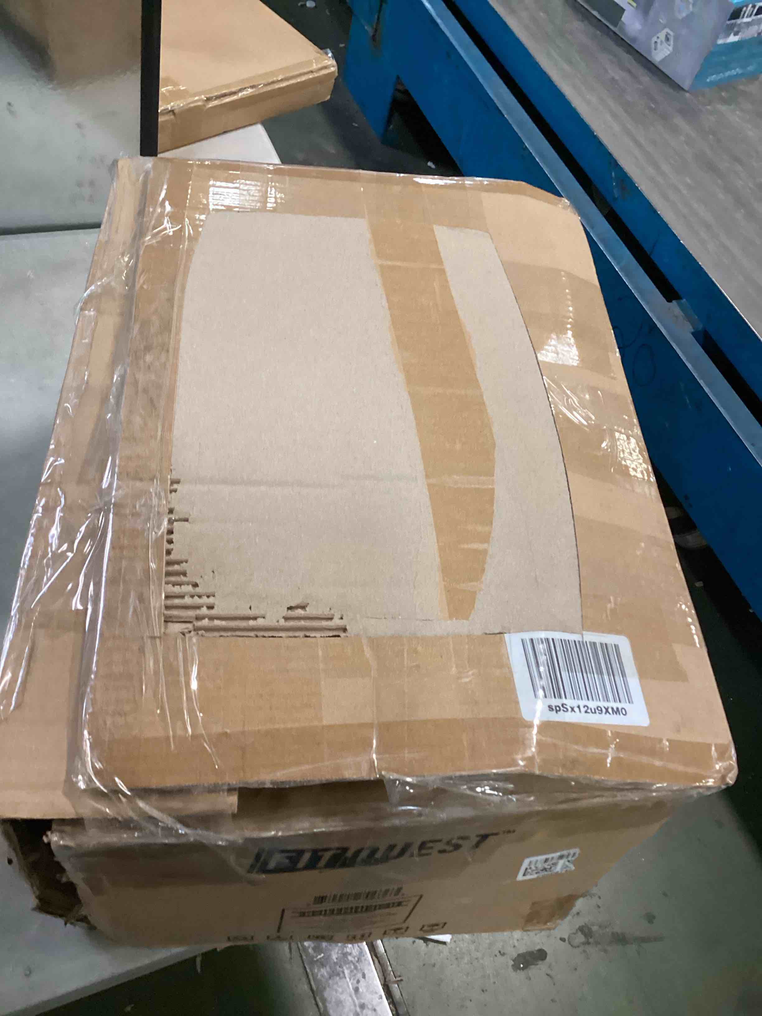 https://s3.amazonaws.com/lotting-images-prod/bidfta/BLU5687792_1715017333538.jpeg