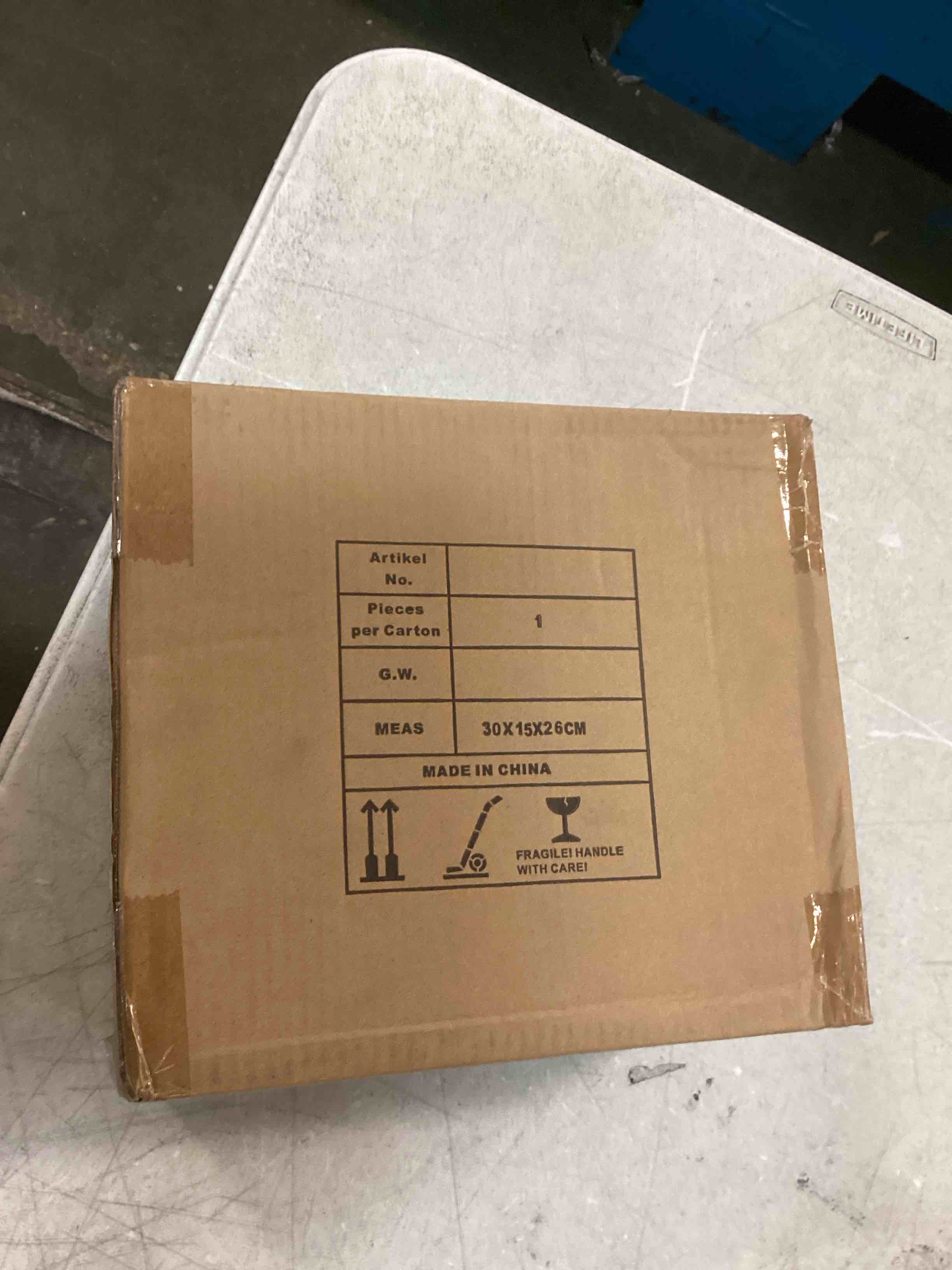 https://s3.amazonaws.com/lotting-images-prod/bidfta/BLU5688070_1715174083580.jpeg