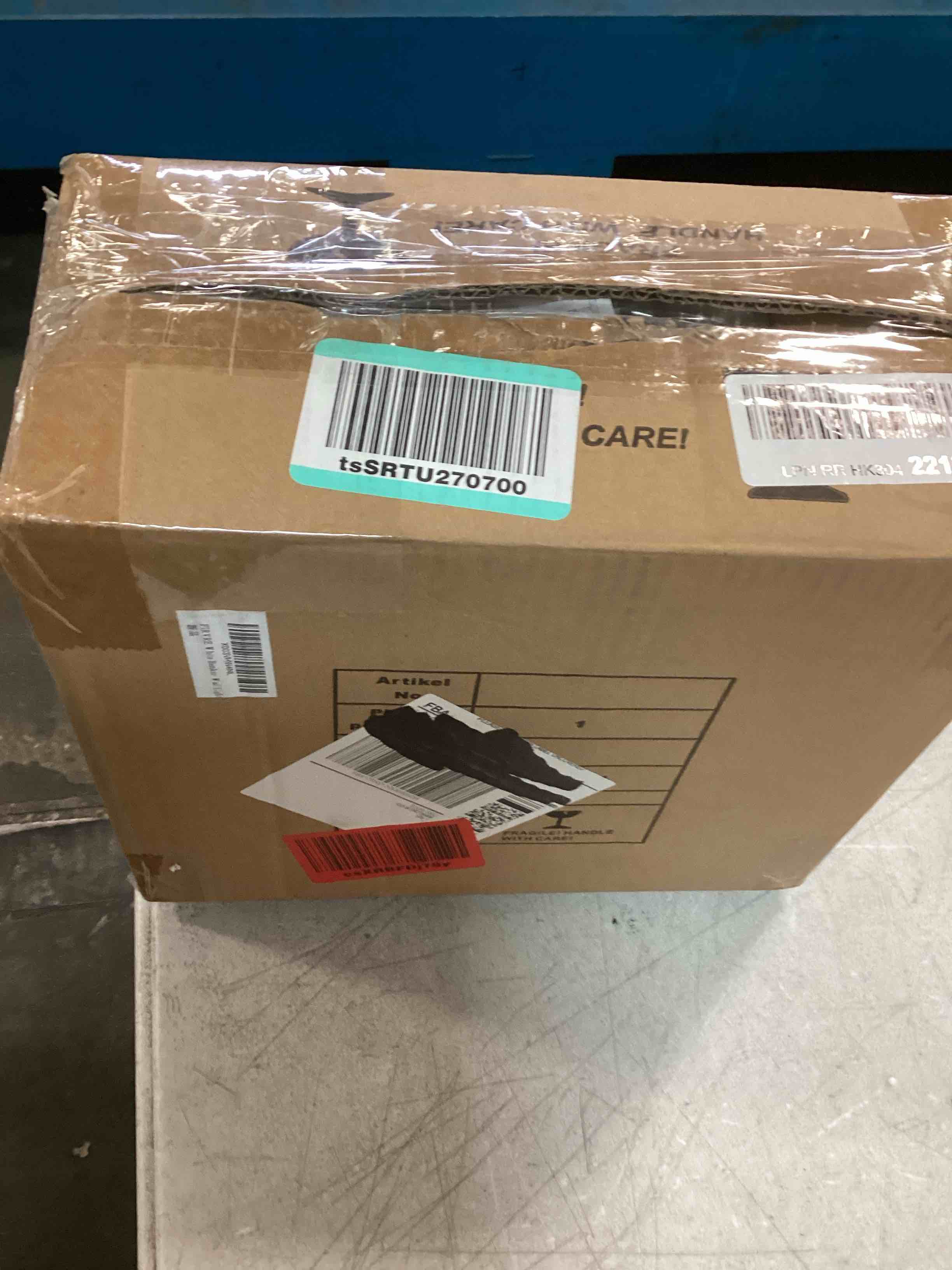 https://s3.amazonaws.com/lotting-images-prod/bidfta/BLU5688070_1715174476415.jpeg