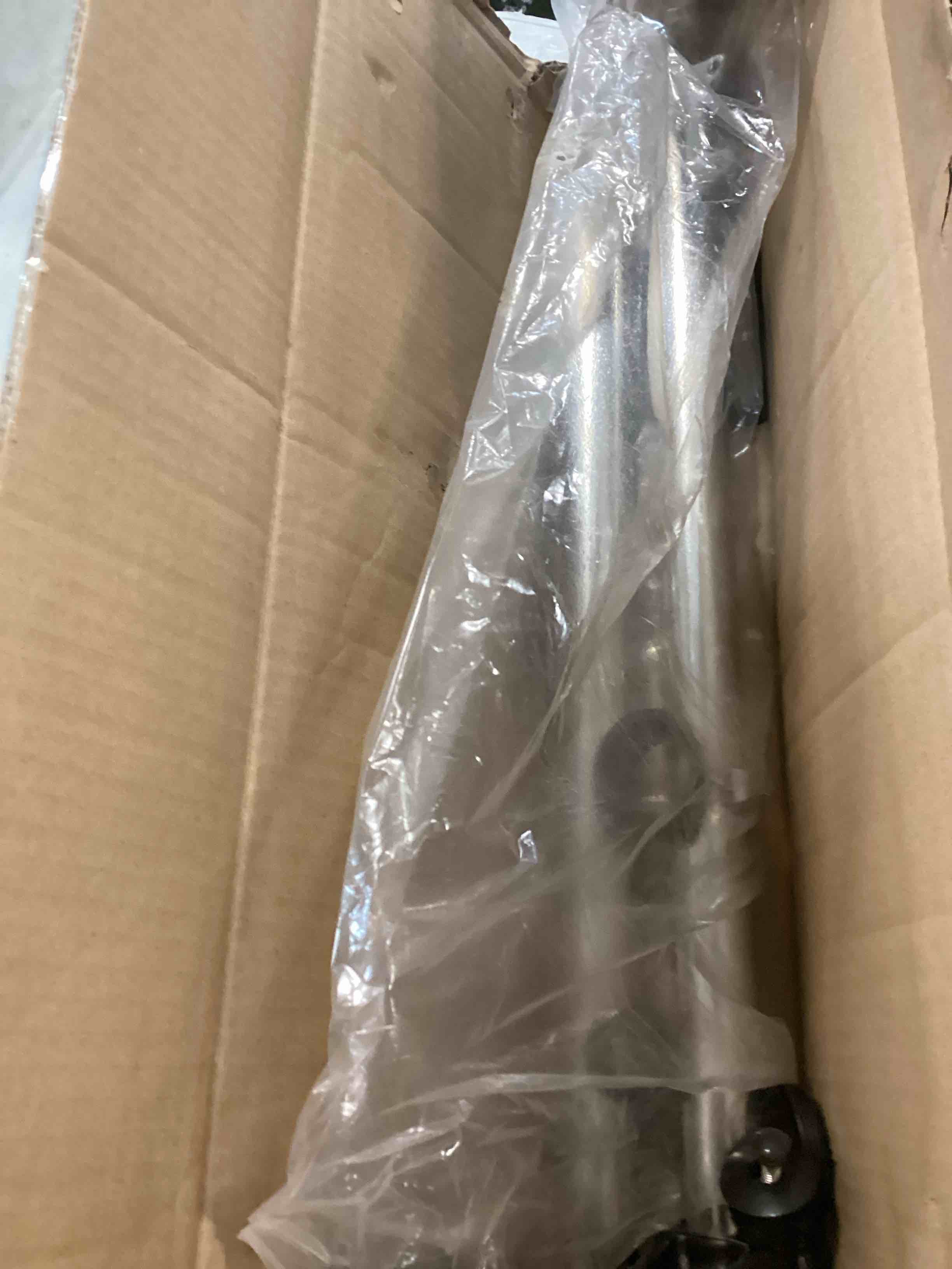 https://s3.amazonaws.com/lotting-images-prod/bidfta/BLU5688310_1715267747776.jpeg