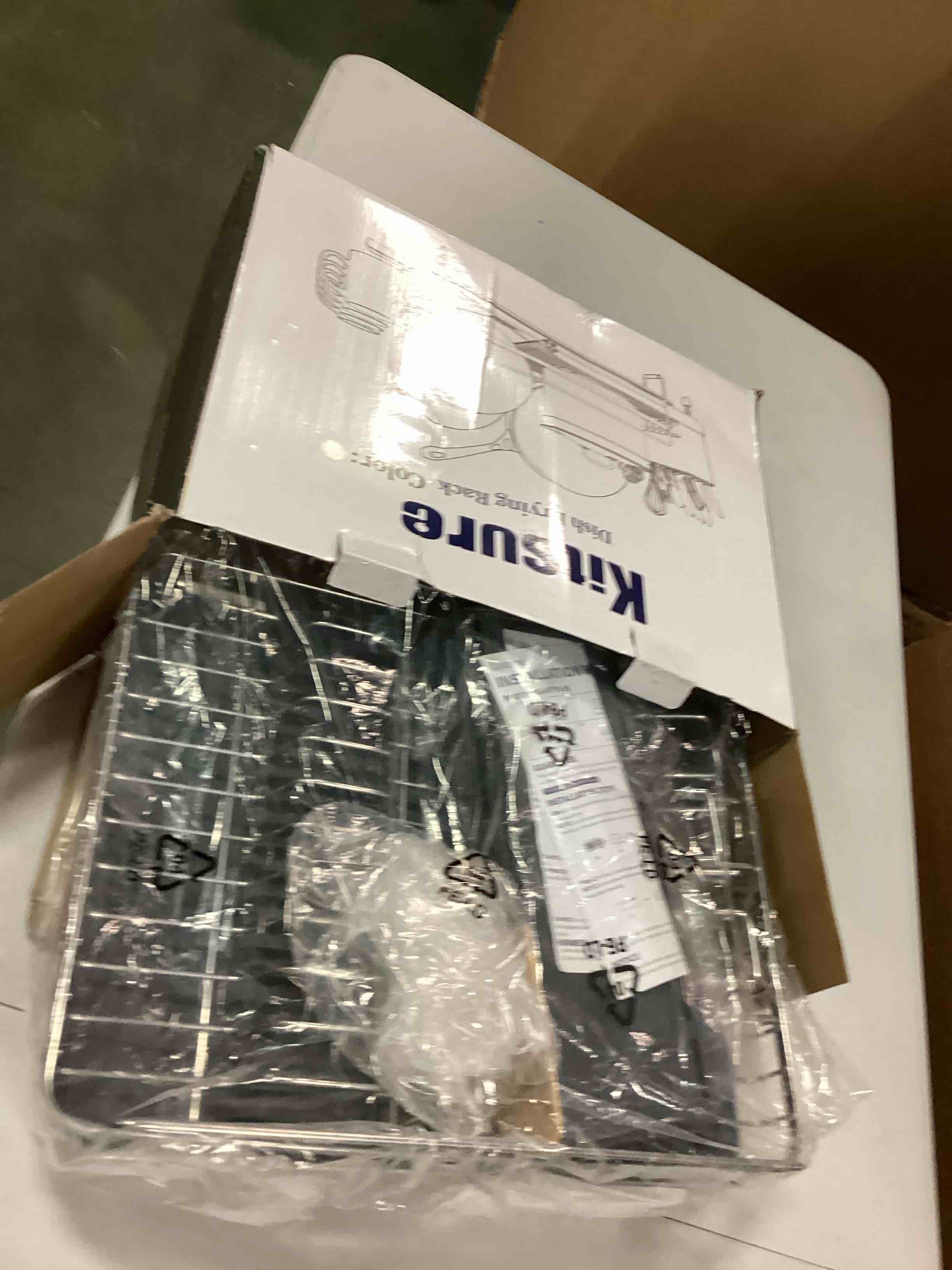 https://s3.amazonaws.com/lotting-images-prod/bidfta/BLU5688590_1714067763647.jpeg
