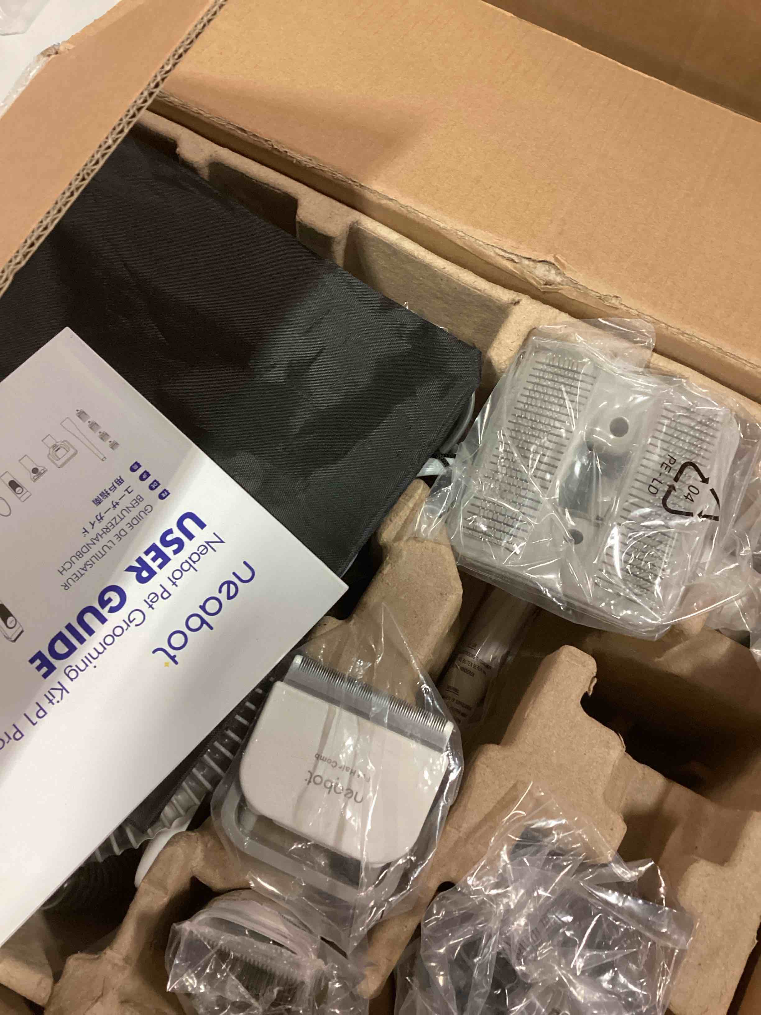 https://s3.amazonaws.com/lotting-images-prod/bidfta/BLU5688778_1714144440414.jpeg