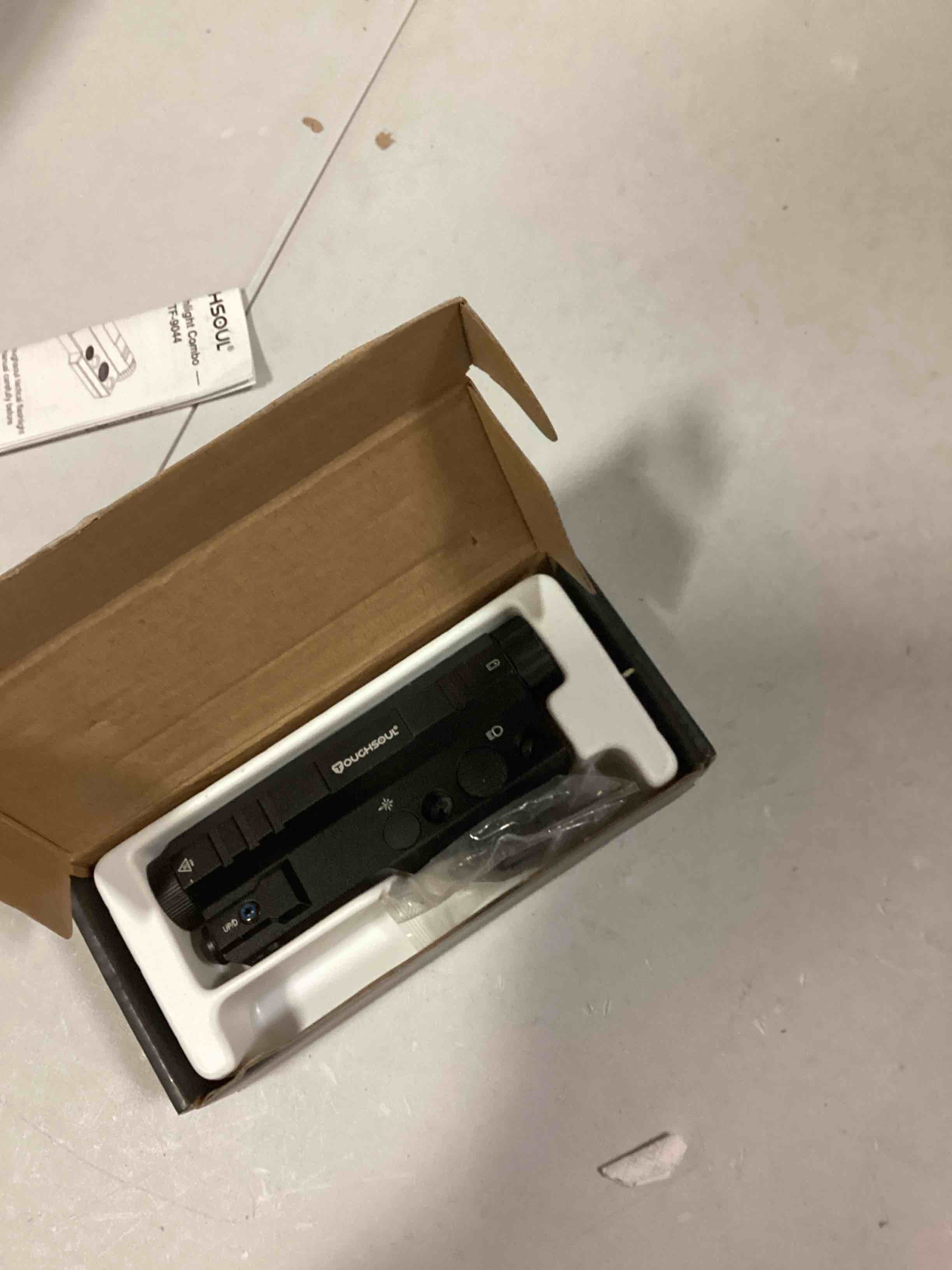 https://s3.amazonaws.com/lotting-images-prod/bidfta/BLU5688817_1714151272450.jpeg