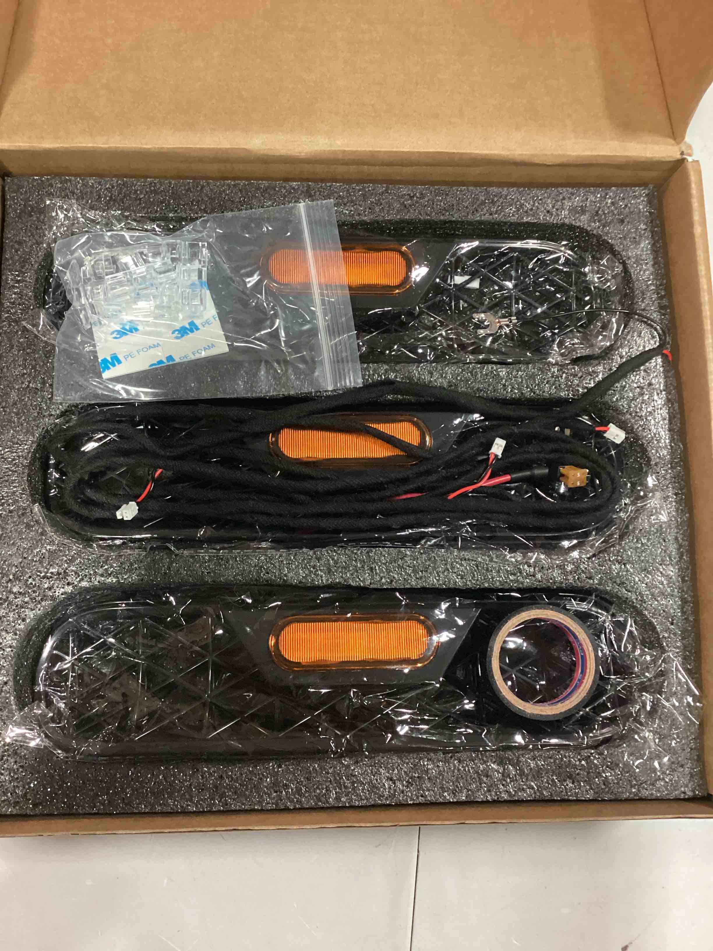 https://s3.amazonaws.com/lotting-images-prod/bidfta/BLU5689179_1714483714185.jpeg