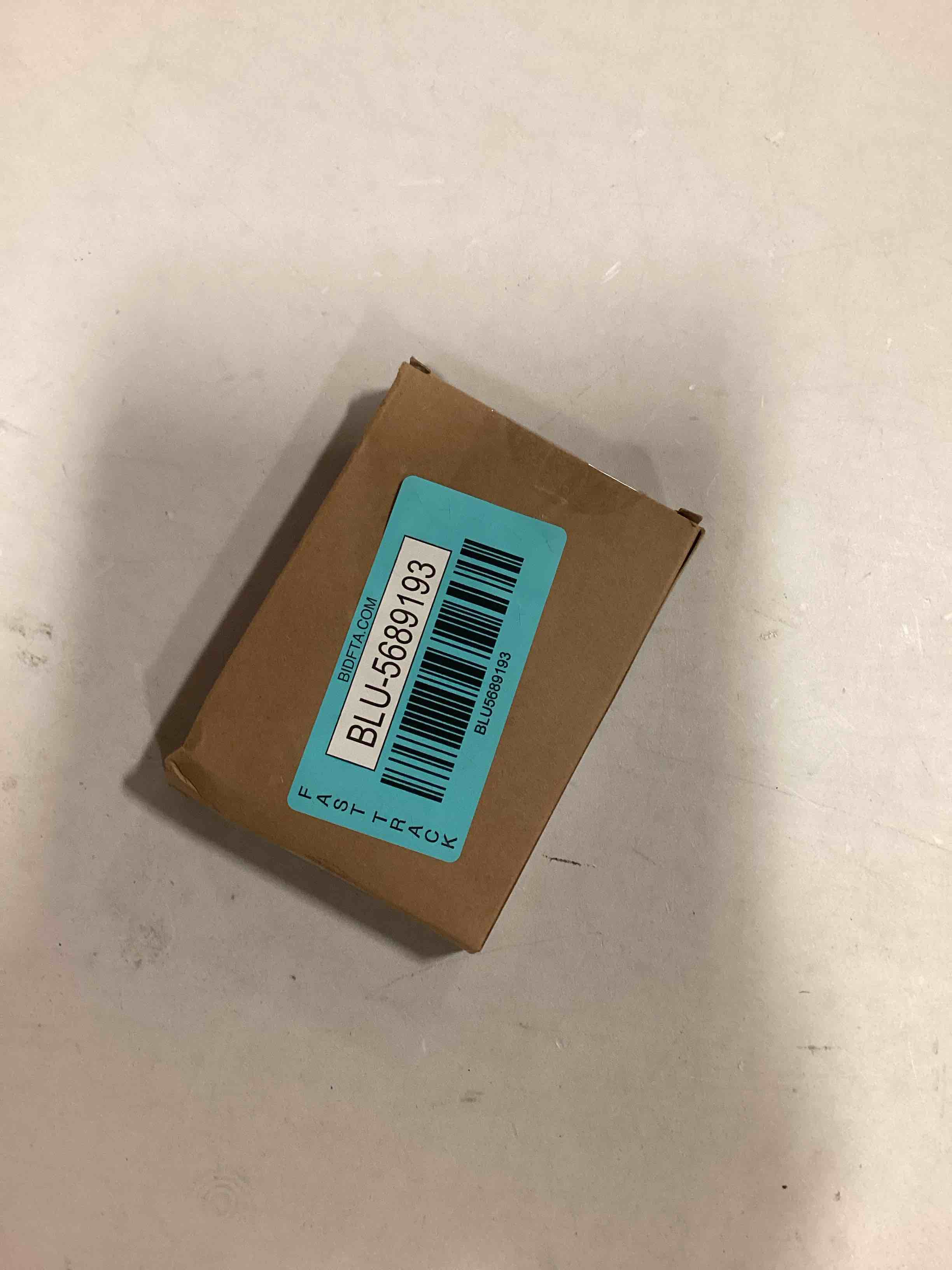 https://s3.amazonaws.com/lotting-images-prod/bidfta/BLU5689193_1714484961793.jpeg