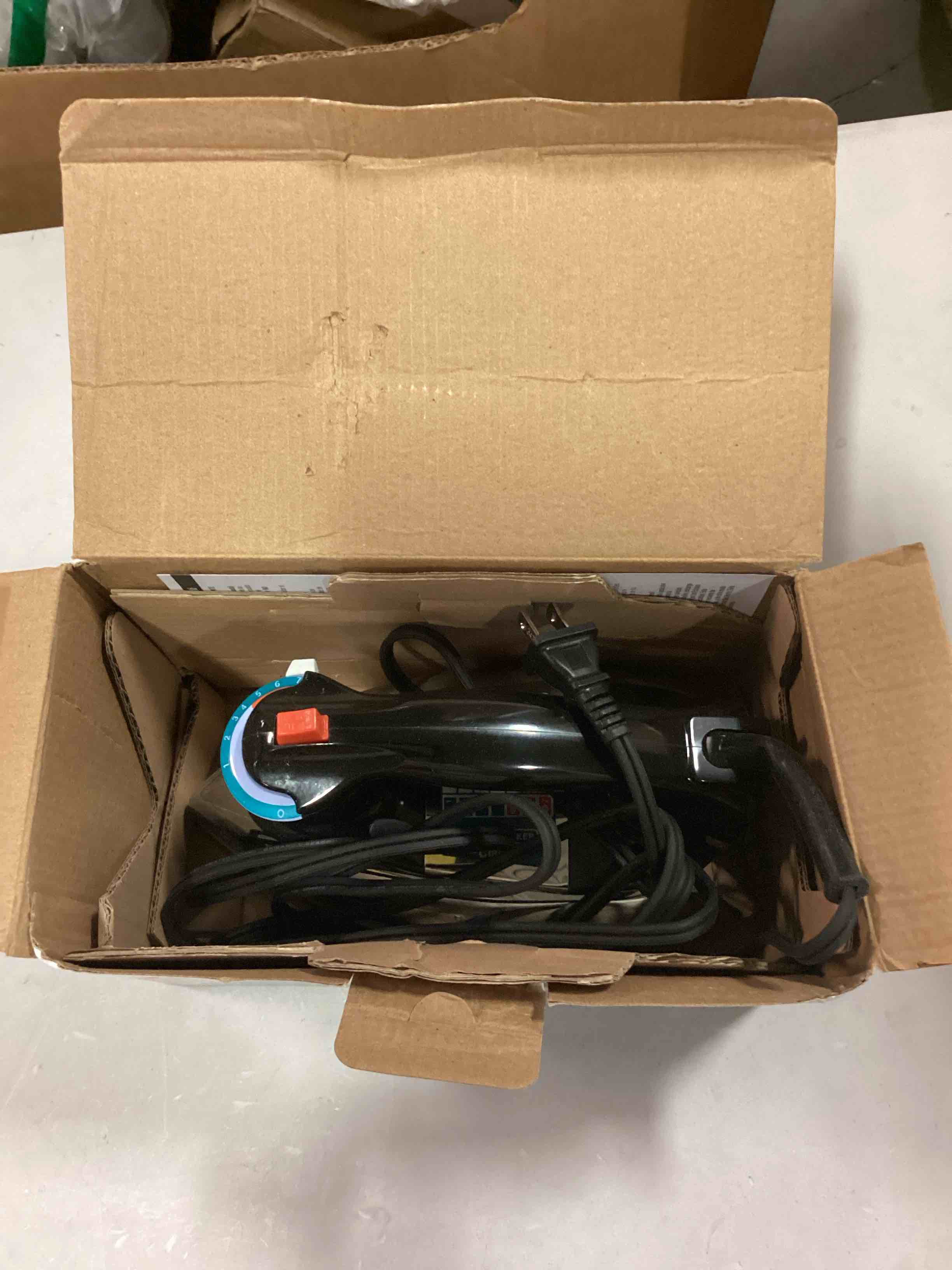 https://s3.amazonaws.com/lotting-images-prod/bidfta/BLU5689721_1714593674340.jpeg