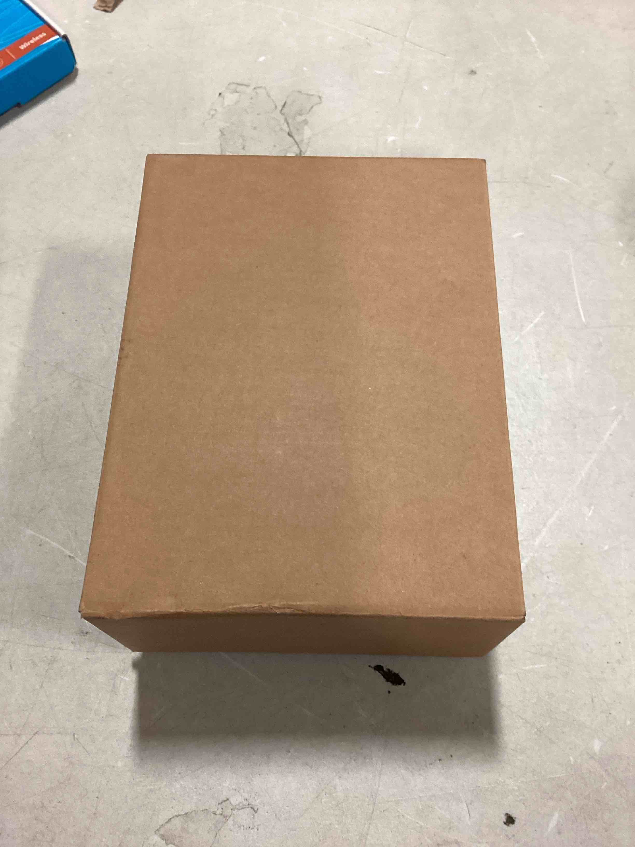 https://s3.amazonaws.com/lotting-images-prod/bidfta/BLU5690002_1714411259466.jpeg