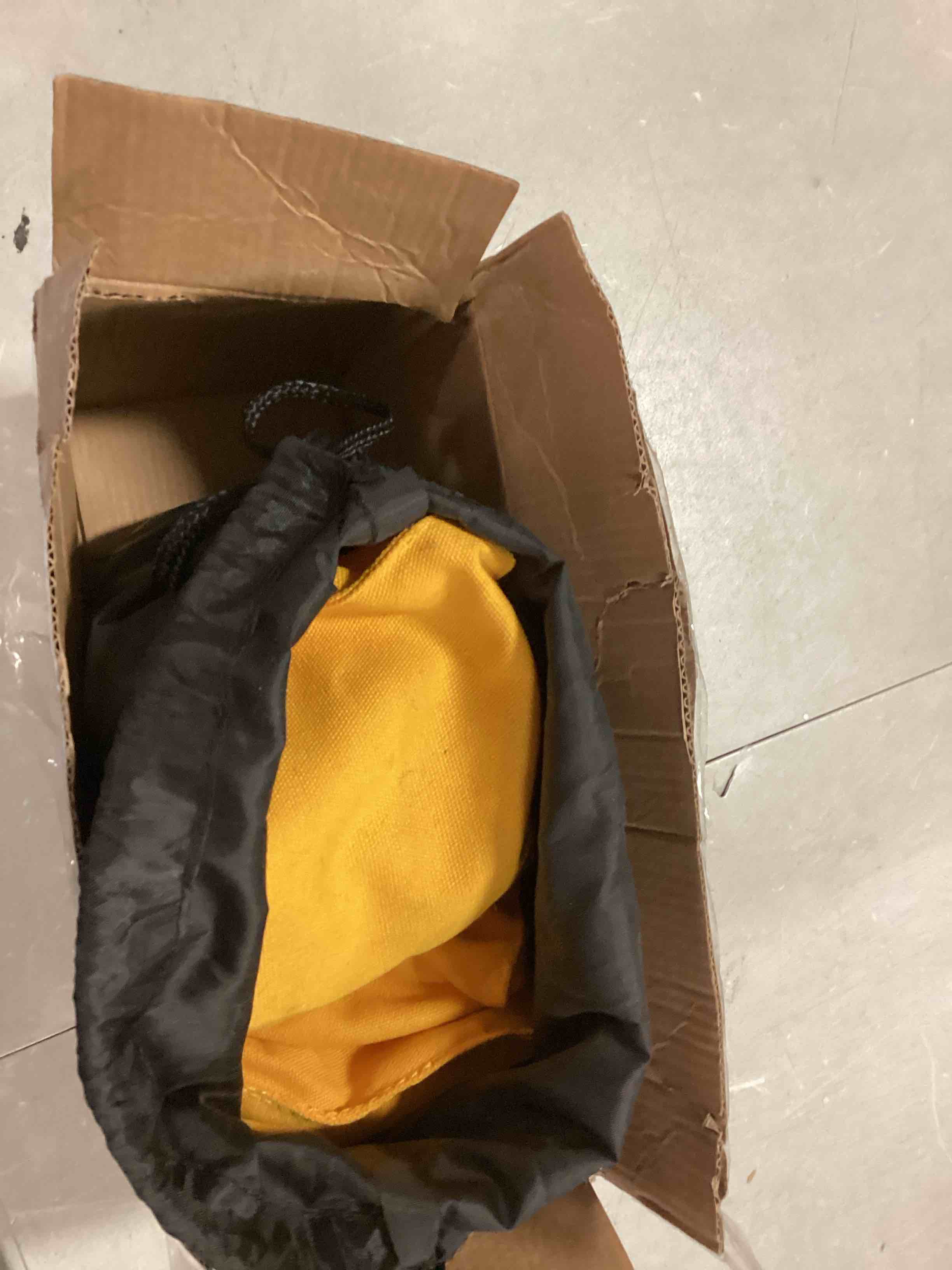 https://s3.amazonaws.com/lotting-images-prod/bidfta/BLU5690306_1714565380418.jpeg