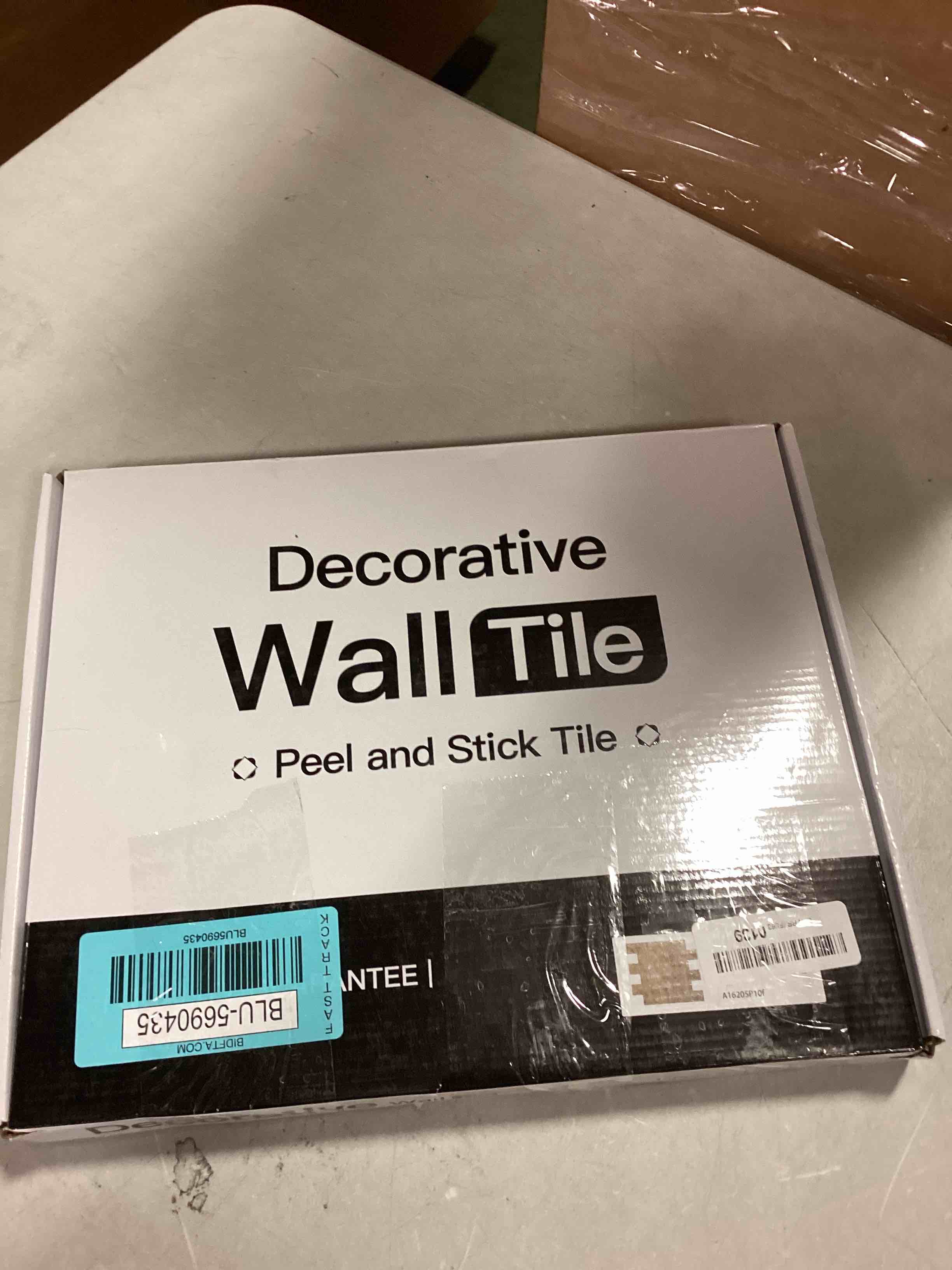 https://s3.amazonaws.com/lotting-images-prod/bidfta/BLU5690435_1714671821477.jpeg