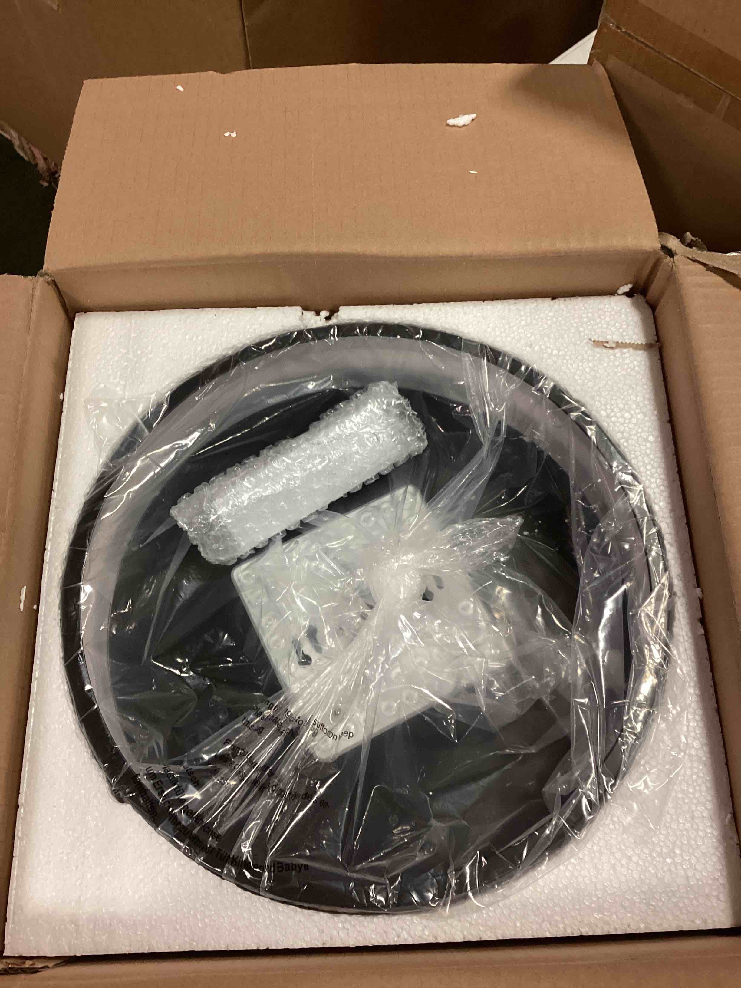 https://s3.amazonaws.com/lotting-images-prod/bidfta/BLU5690447_1714674495859.jpeg
