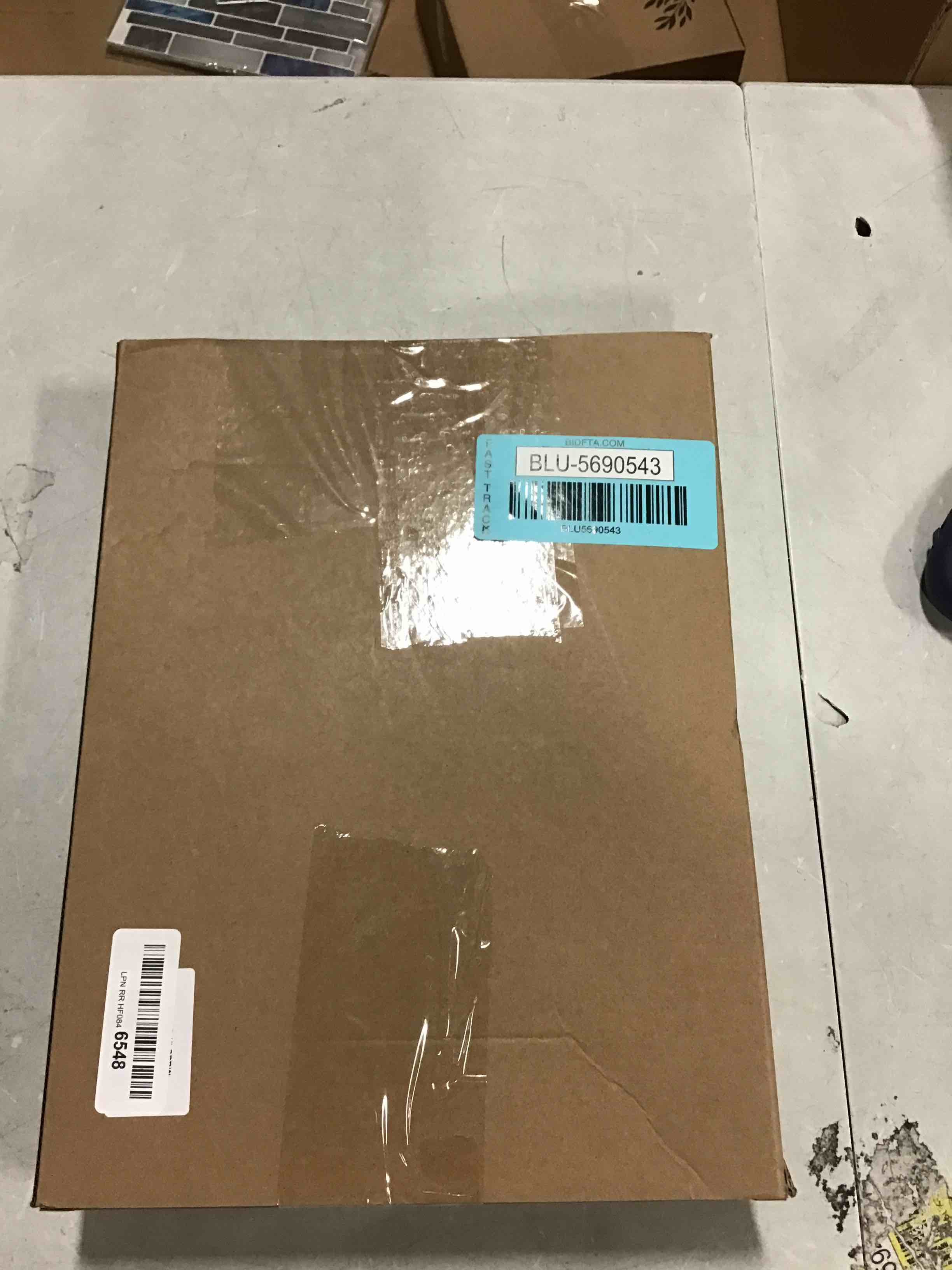 https://s3.amazonaws.com/lotting-images-prod/bidfta/BLU5690543_1714741190995.jpeg