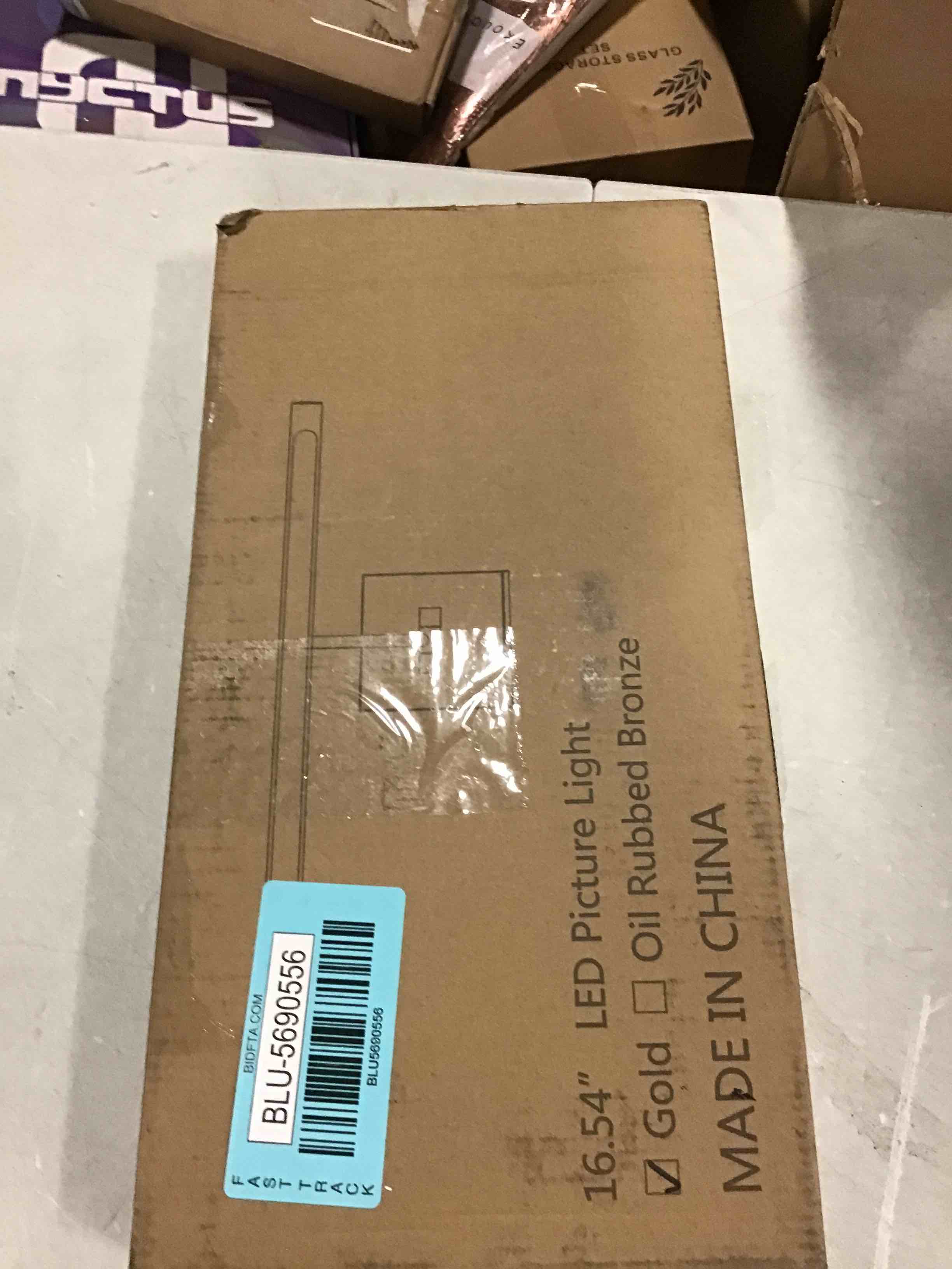 https://s3.amazonaws.com/lotting-images-prod/bidfta/BLU5690556_1714742486191.jpeg