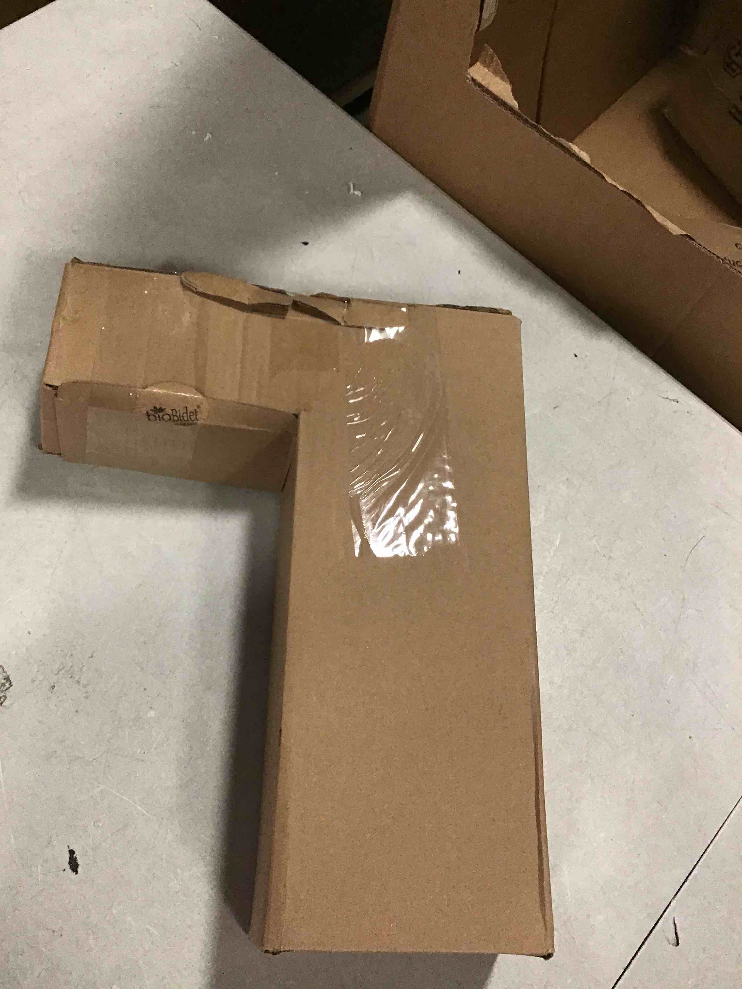 https://s3.amazonaws.com/lotting-images-prod/bidfta/BLU5690797_1715000731150.jpeg