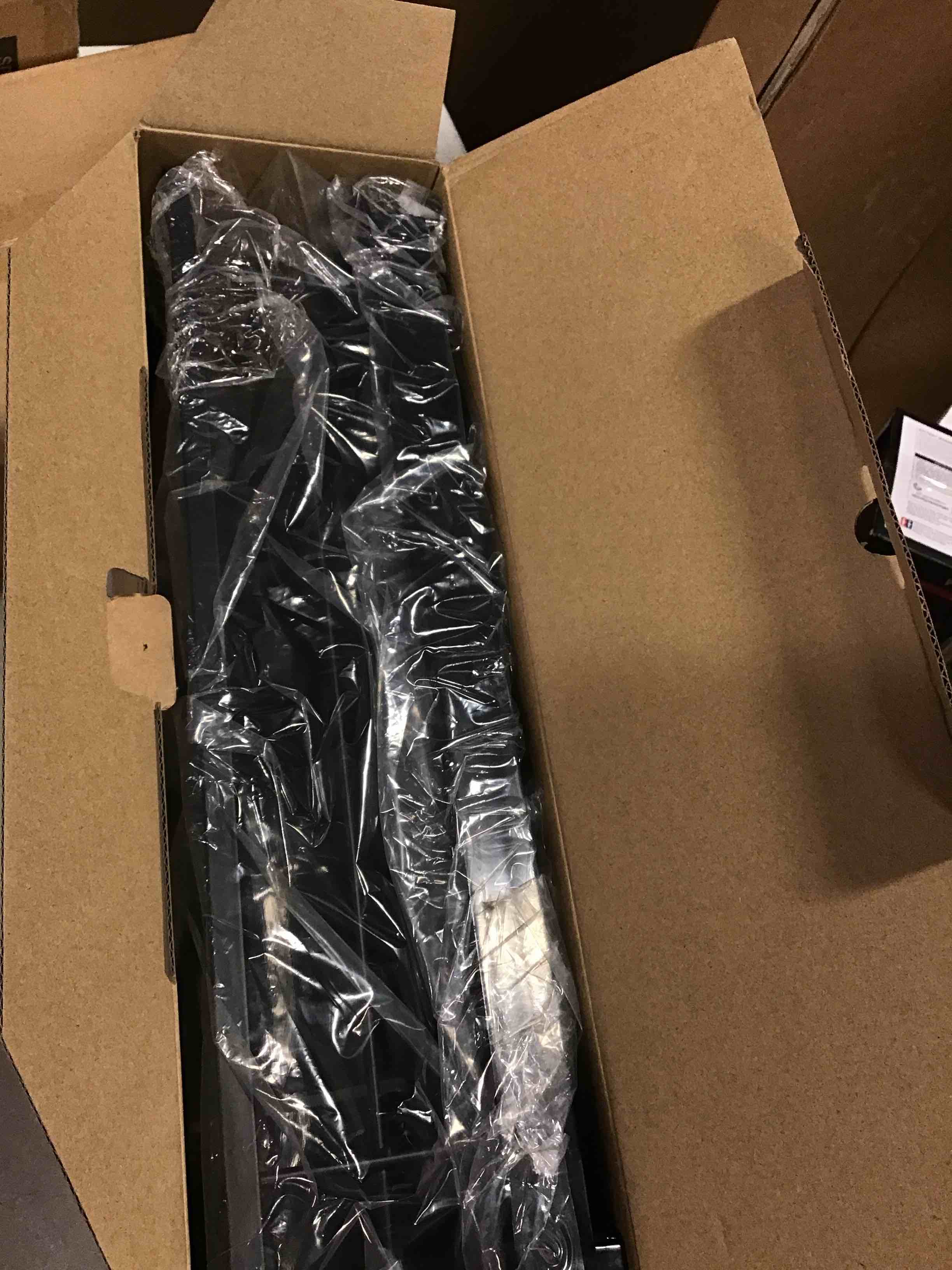 https://s3.amazonaws.com/lotting-images-prod/bidfta/BLU5690807_1715001819326.jpeg