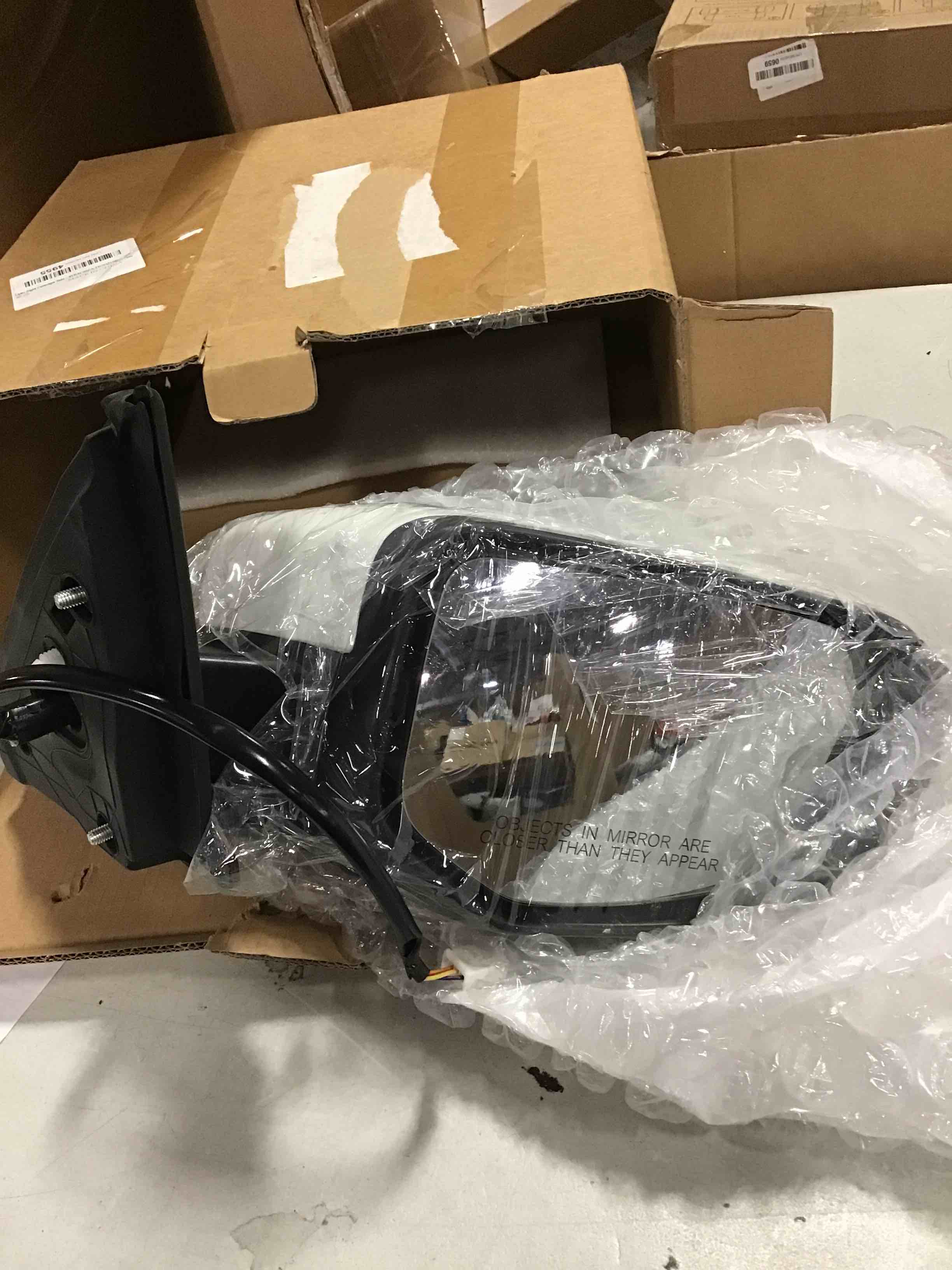 https://s3.amazonaws.com/lotting-images-prod/bidfta/BLU5690841_1715006439354.jpeg