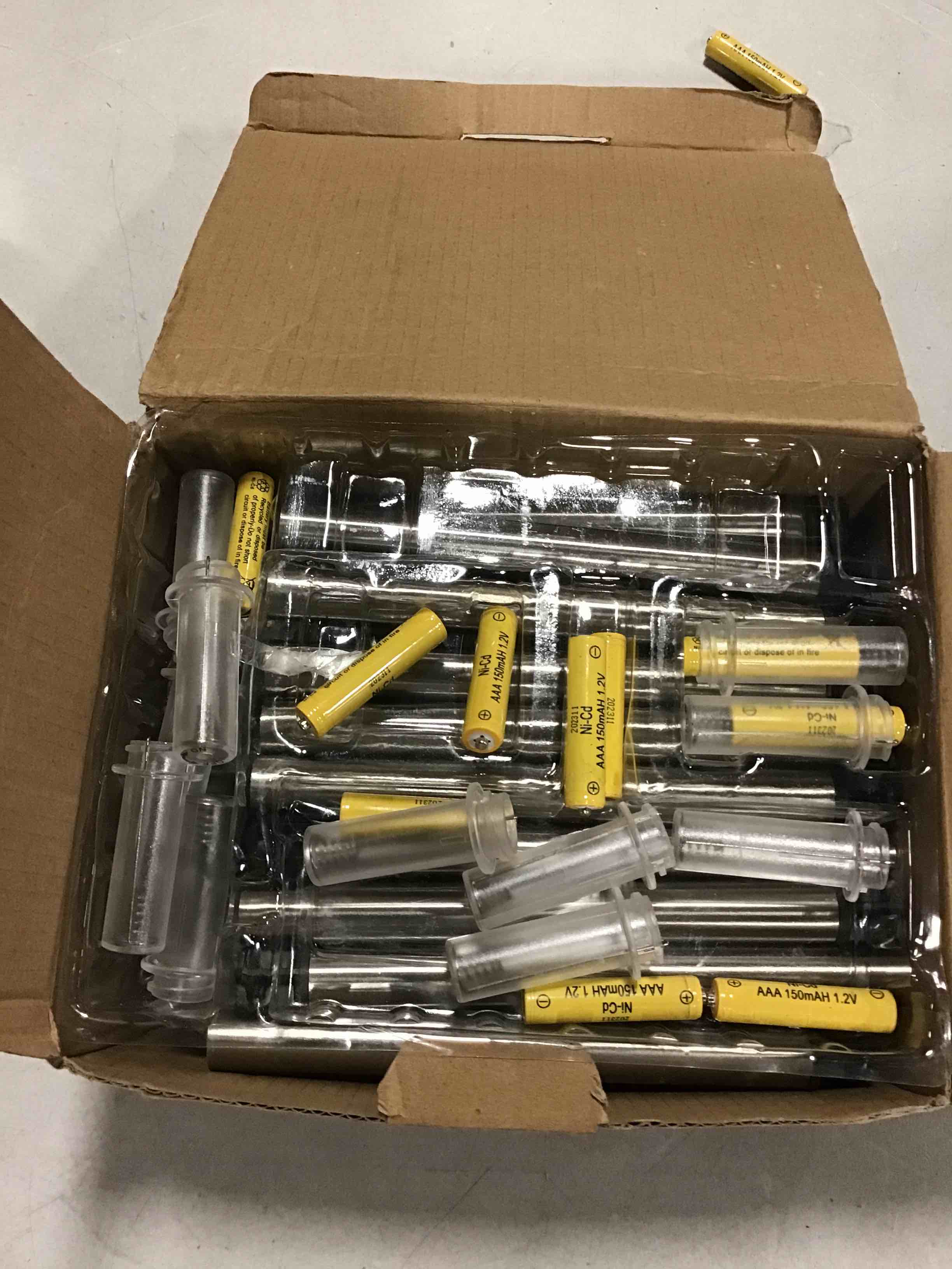 https://s3.amazonaws.com/lotting-images-prod/bidfta/BLU5690903_1715014475341.jpeg