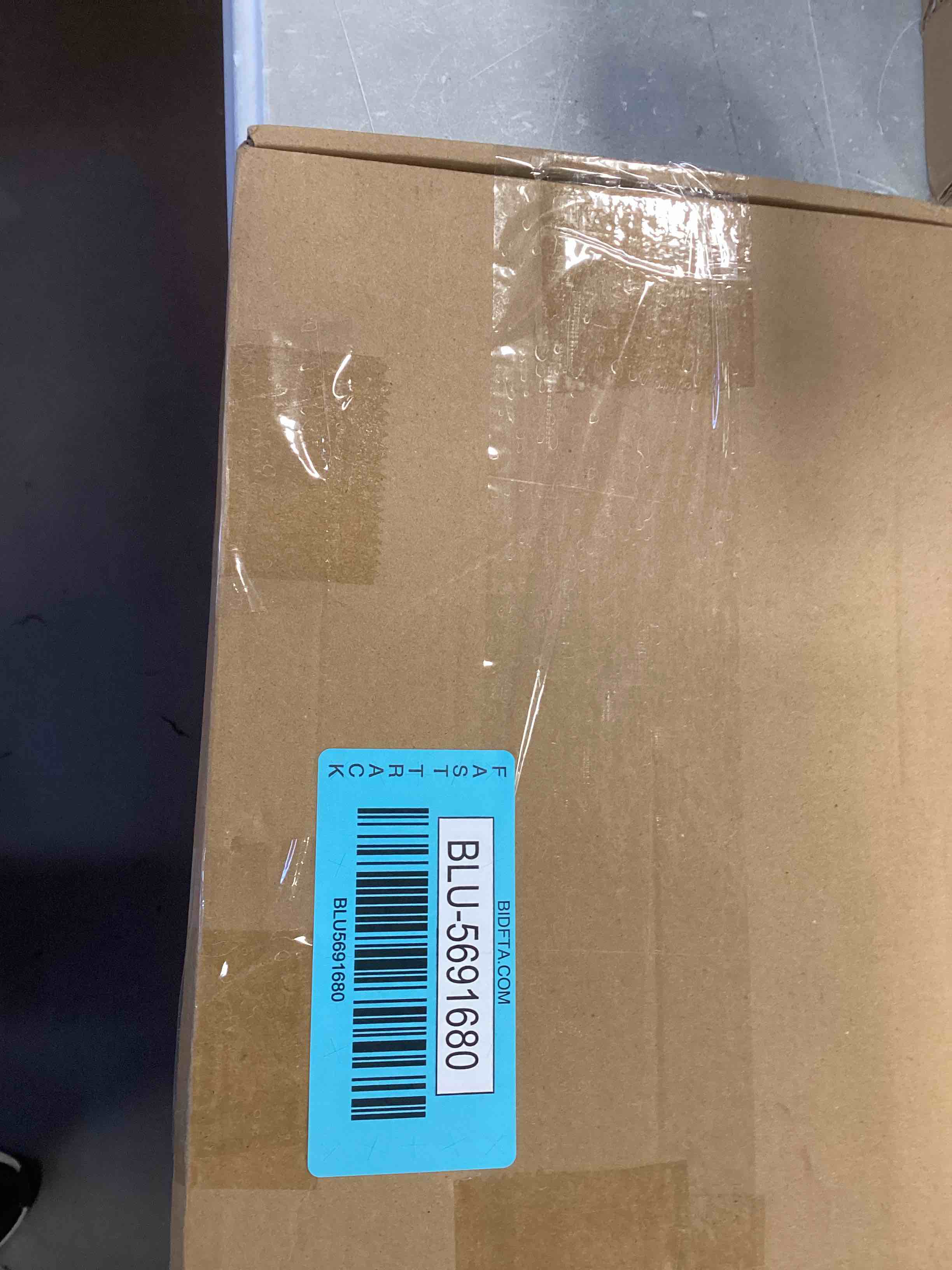 https://s3.amazonaws.com/lotting-images-prod/bidfta/BLU5691680_1714046927375.jpeg