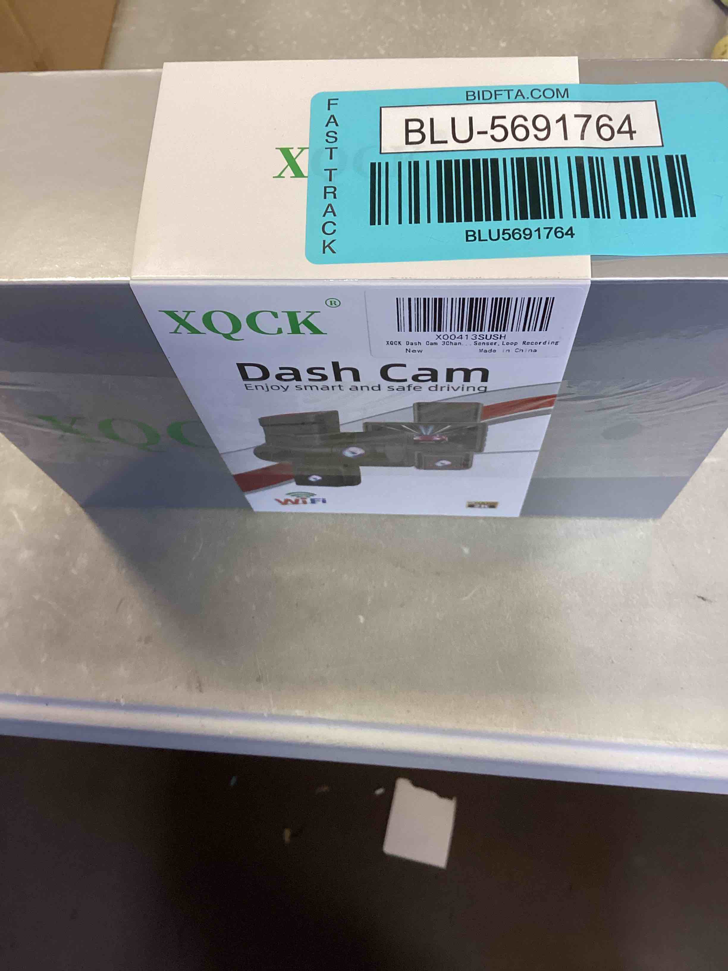https://s3.amazonaws.com/lotting-images-prod/bidfta/BLU5691764_1714055264453.jpeg