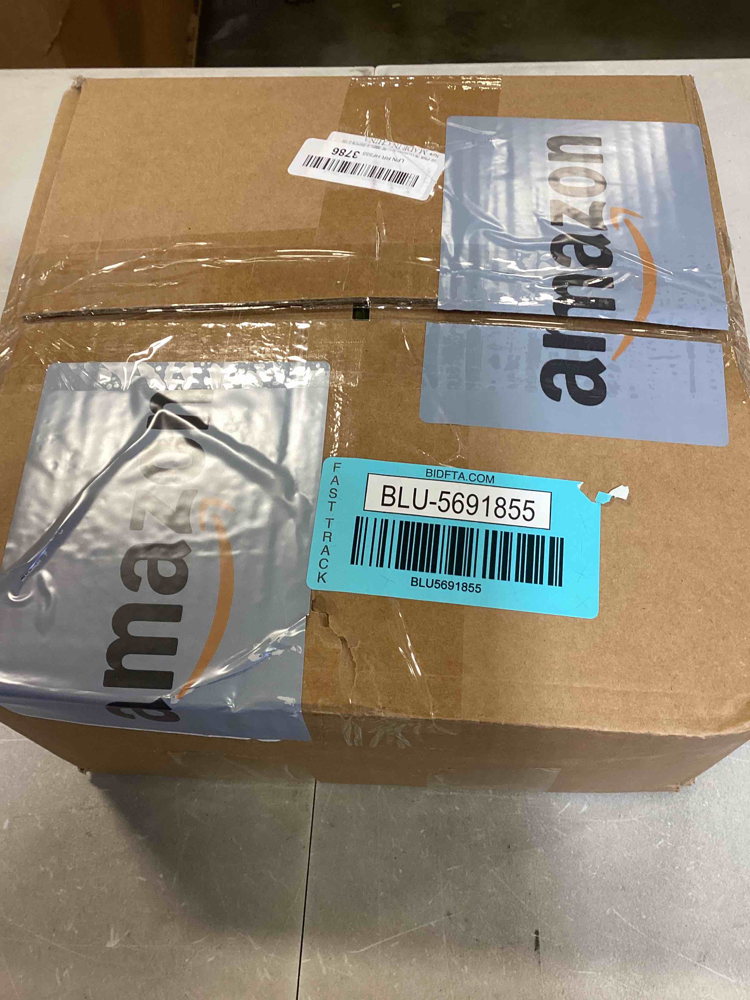 https://s3.amazonaws.com/lotting-images-prod/bidfta/BLU5691855_1714063194351.jpeg