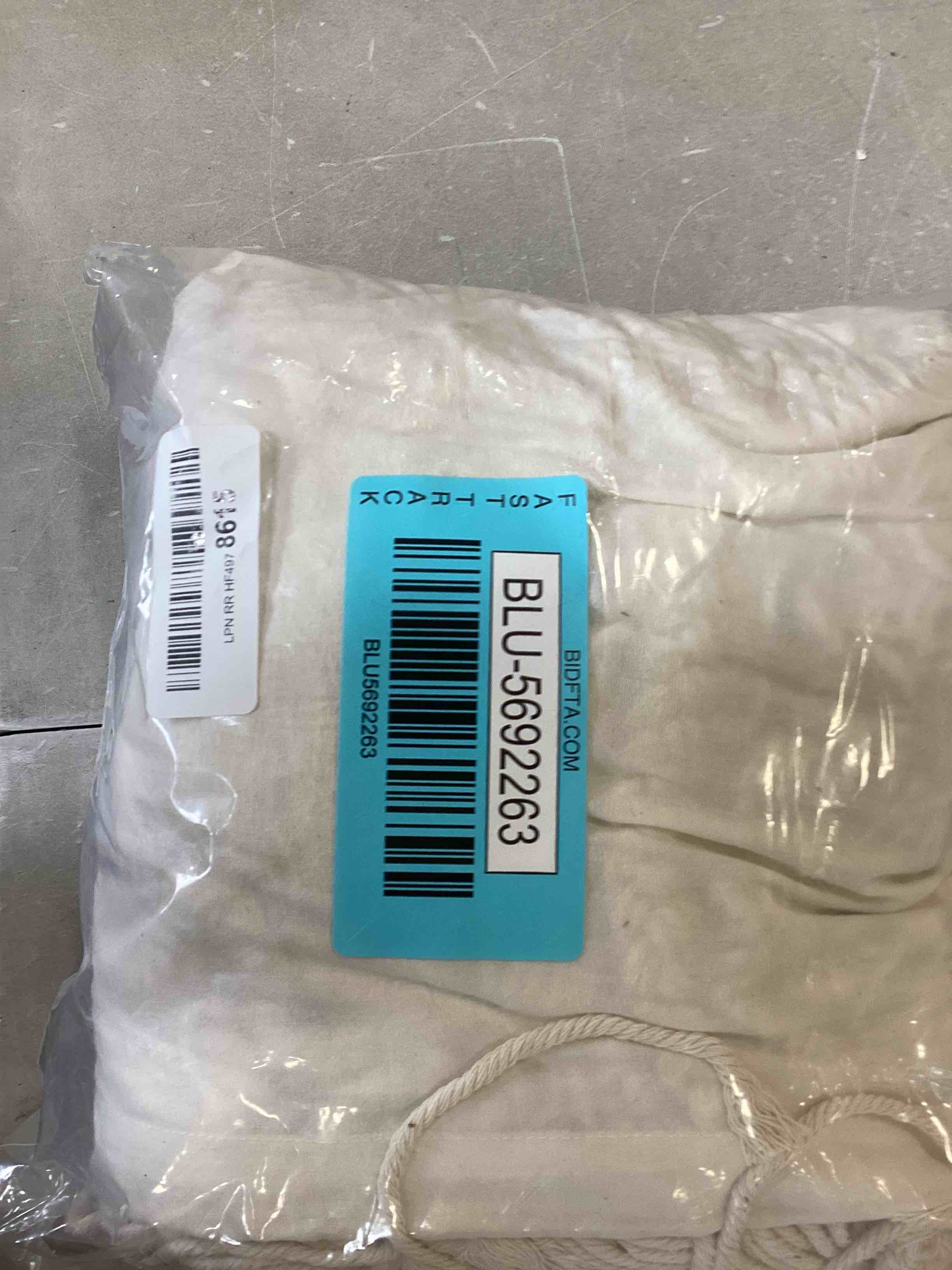 https://s3.amazonaws.com/lotting-images-prod/bidfta/BLU5692263_1714158531369.jpeg