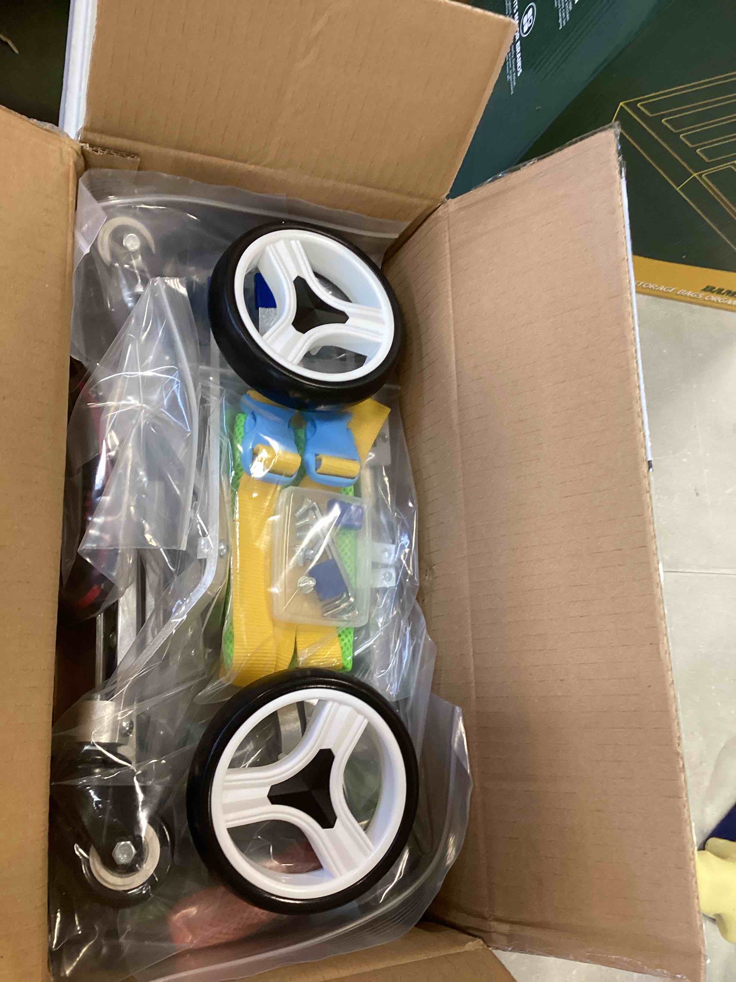 https://s3.amazonaws.com/lotting-images-prod/bidfta/BLU5692397_1714397896260.jpeg