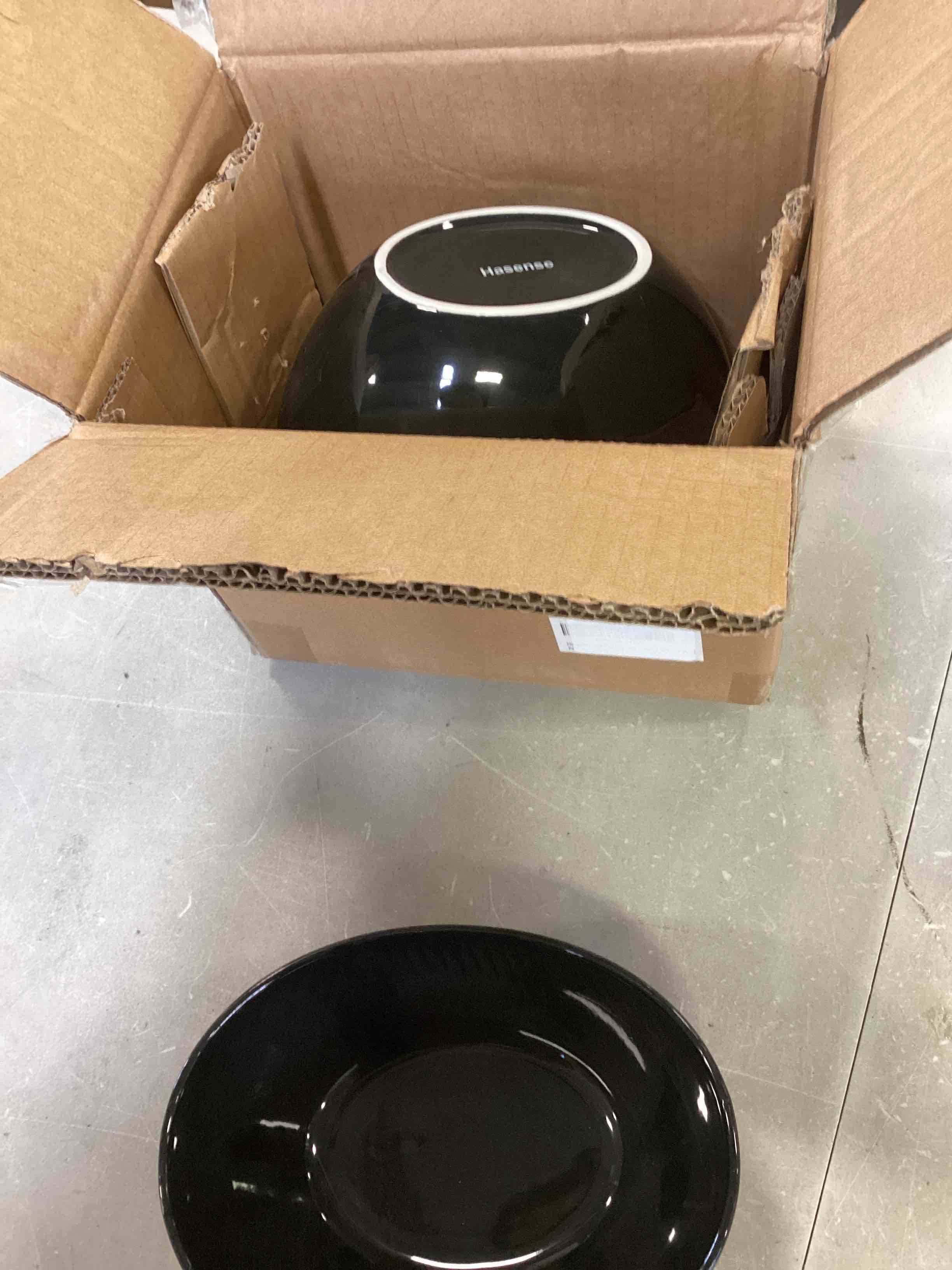 https://s3.amazonaws.com/lotting-images-prod/bidfta/BLU5692782_1714495346624.jpeg