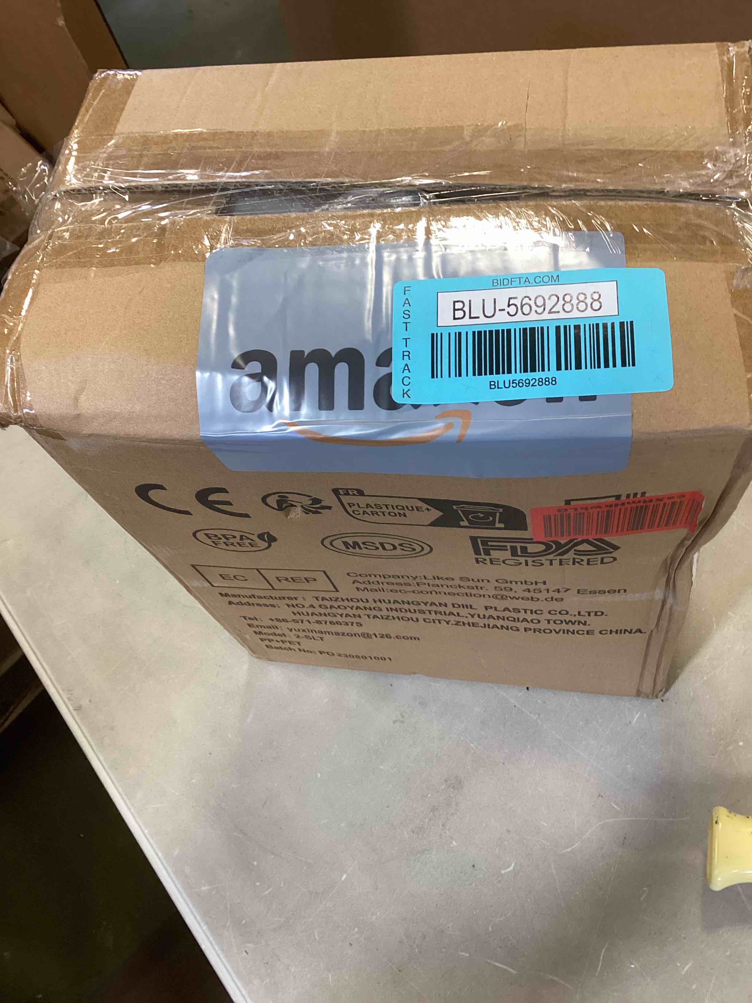 https://s3.amazonaws.com/lotting-images-prod/bidfta/BLU5692888_1714505767322.jpeg
