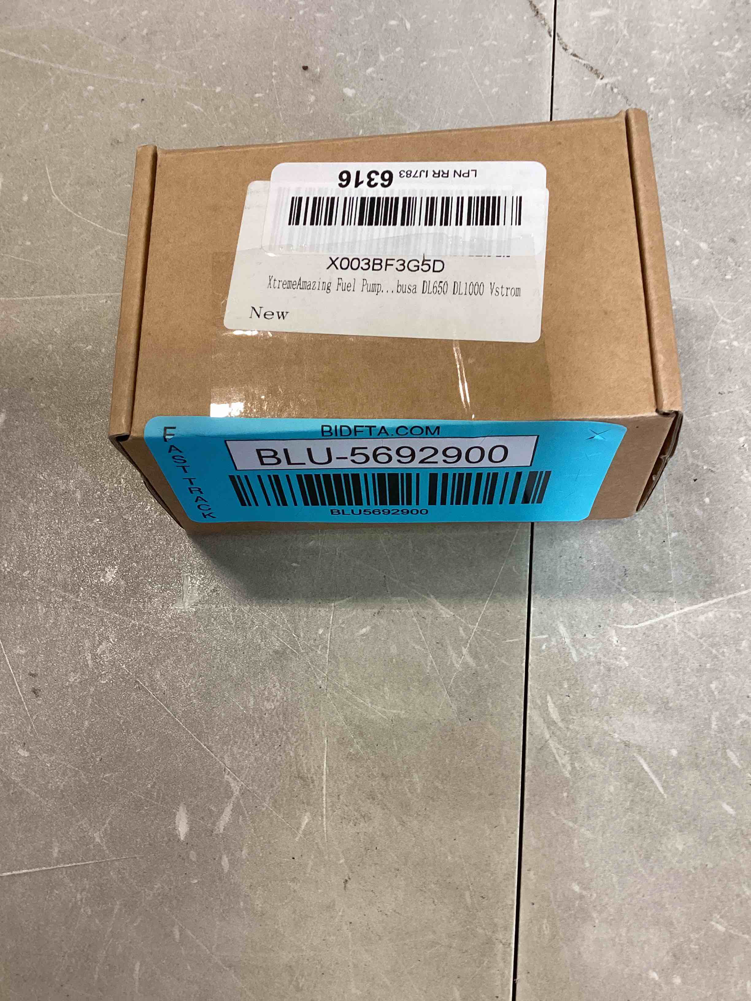 https://s3.amazonaws.com/lotting-images-prod/bidfta/BLU5692900_1714507123568.jpeg