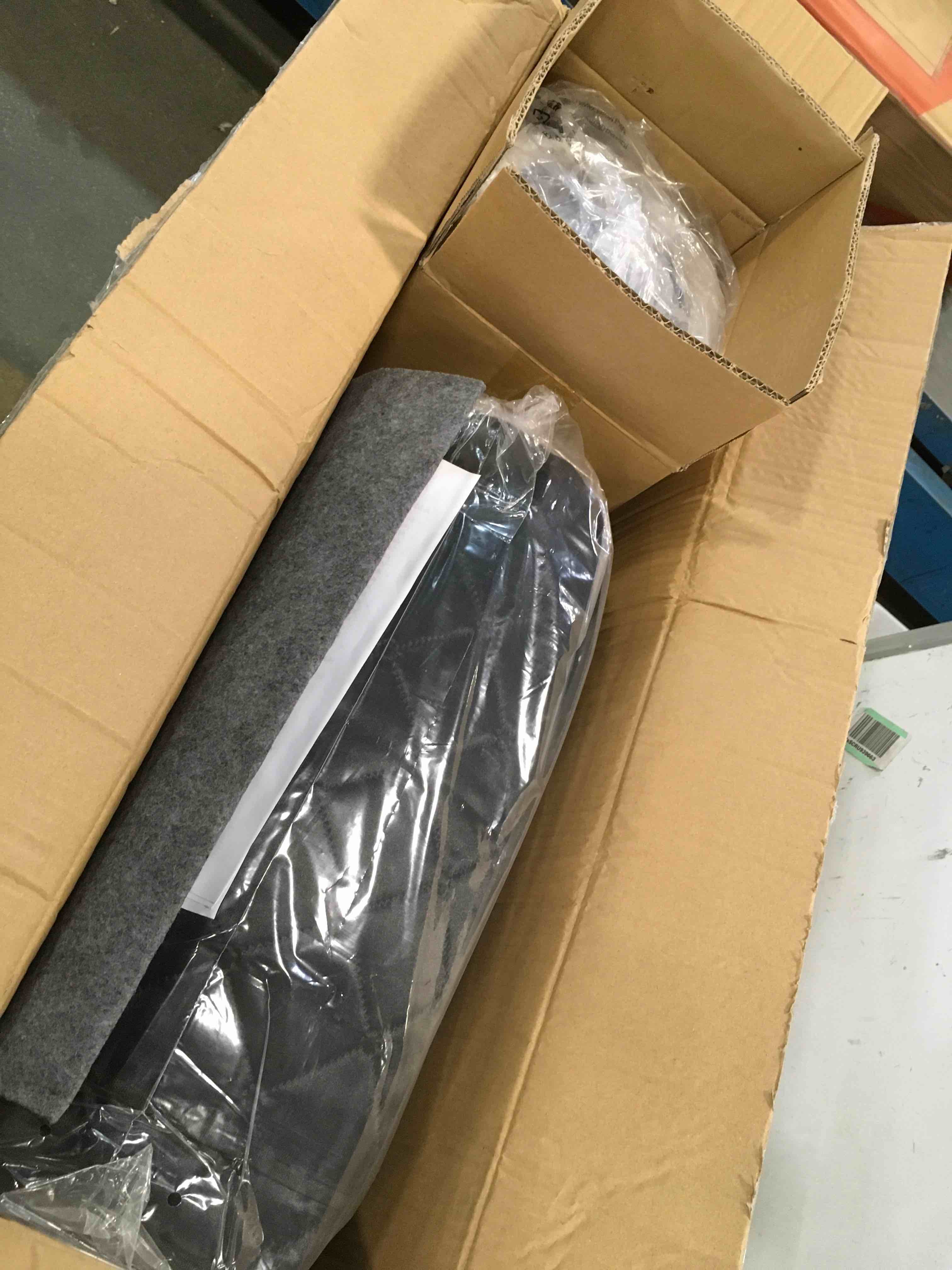 https://s3.amazonaws.com/lotting-images-prod/bidfta/BLU5695166_1714318740801.jpeg
